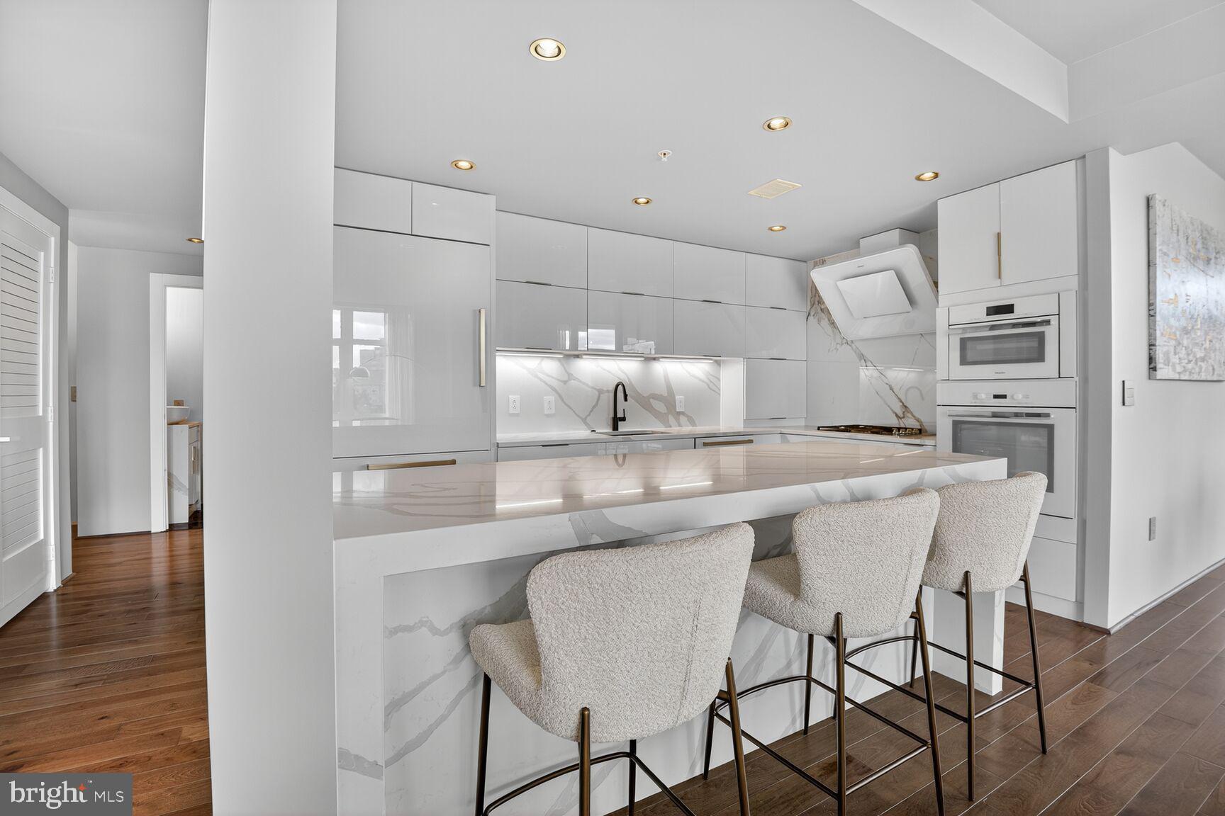 ONE PARK CREST CONDOMINIUM - Residential