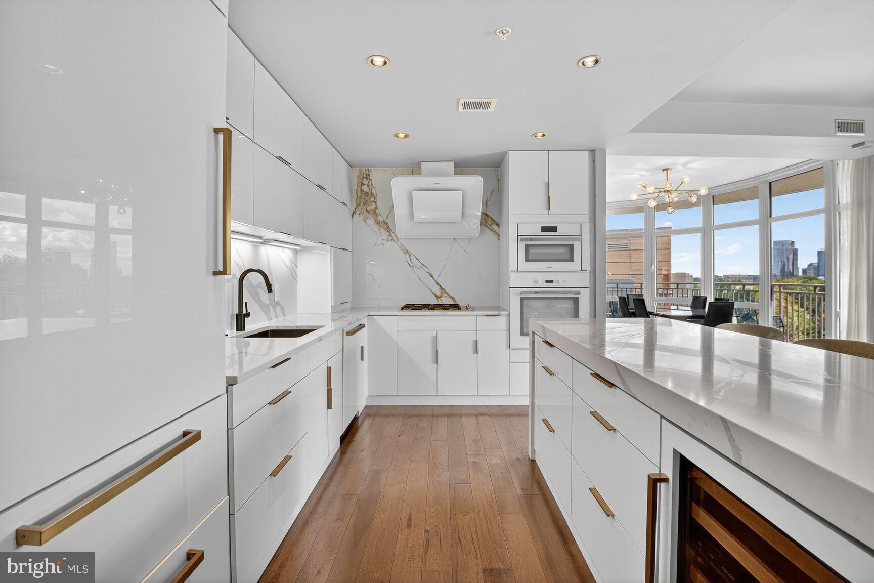 ONE PARK CREST CONDOMINIUM - Residential