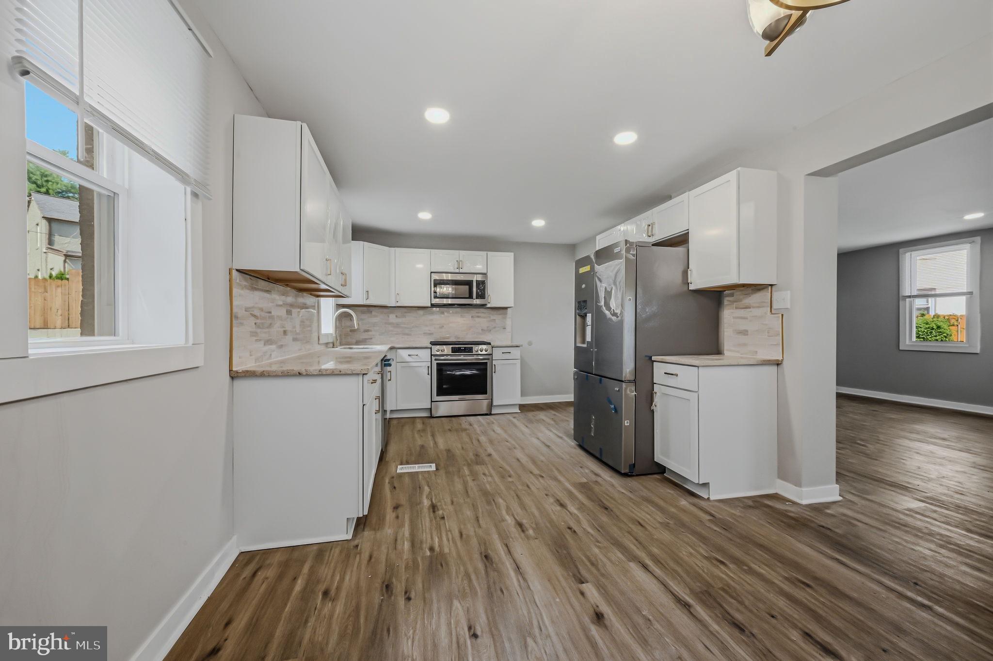 COLLINS PARK - Residential