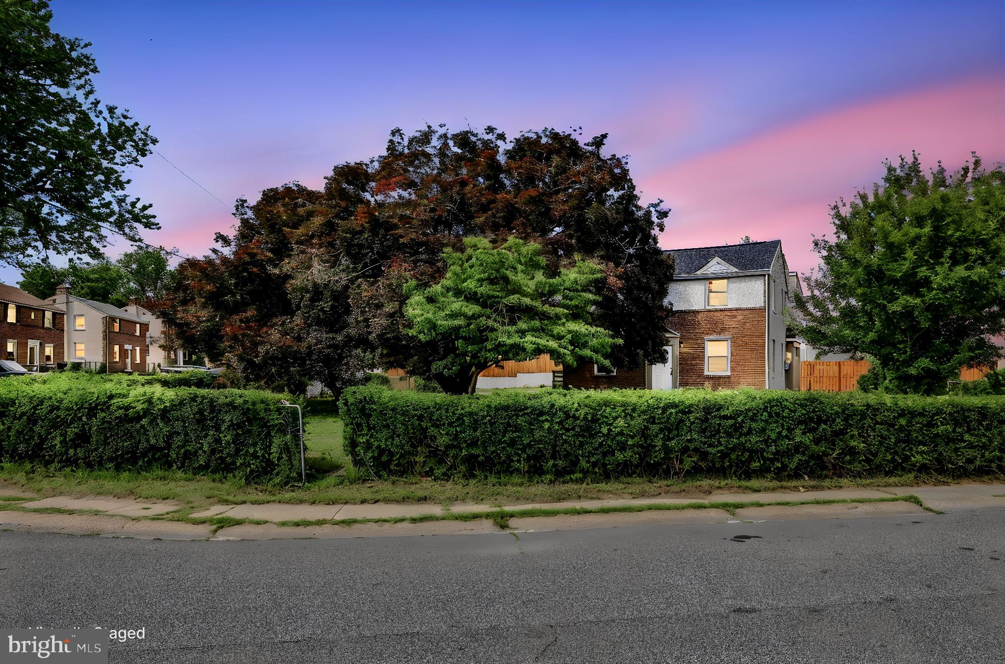 COLLINS PARK - Residential
