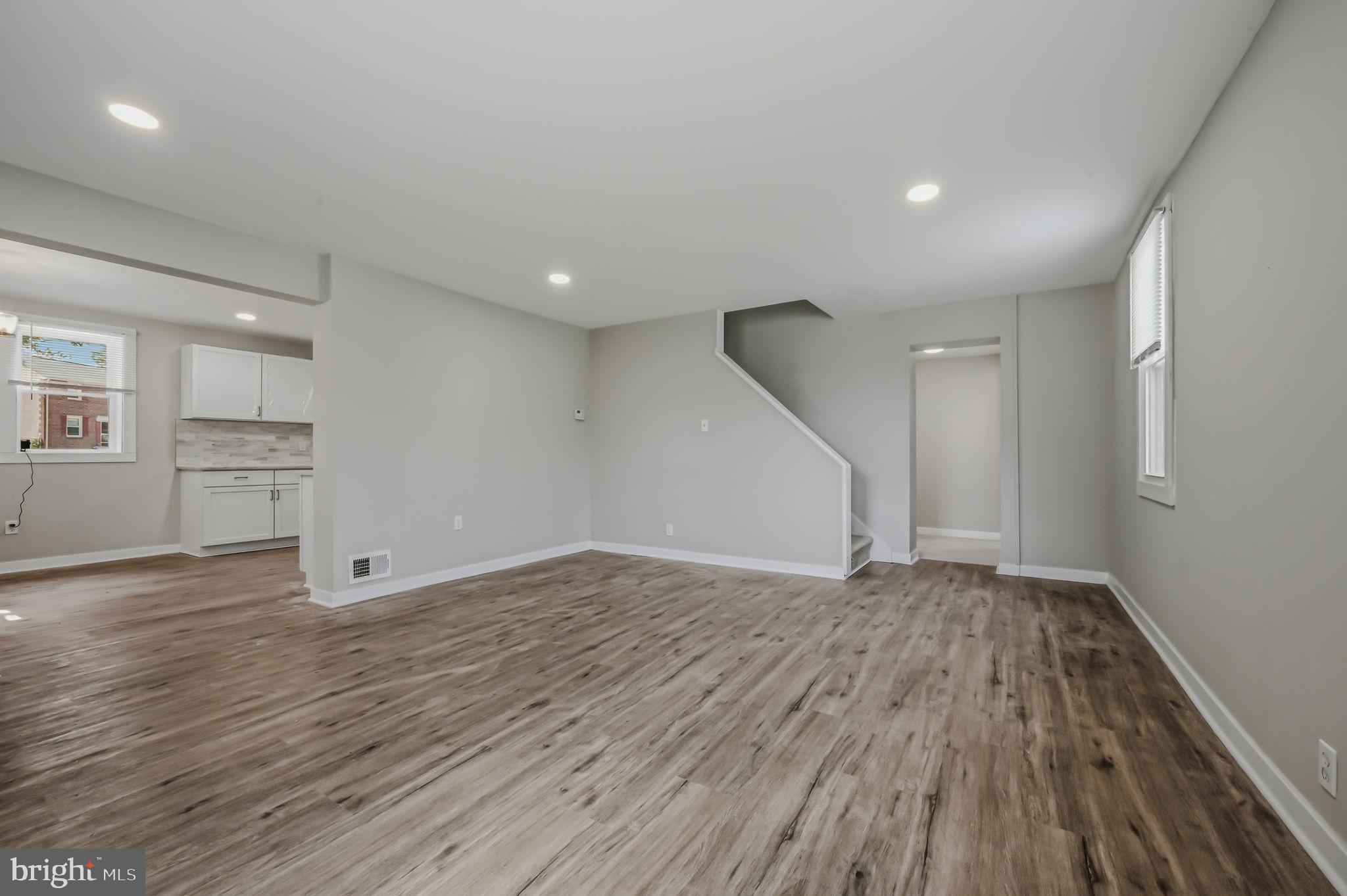 COLLINS PARK - Residential