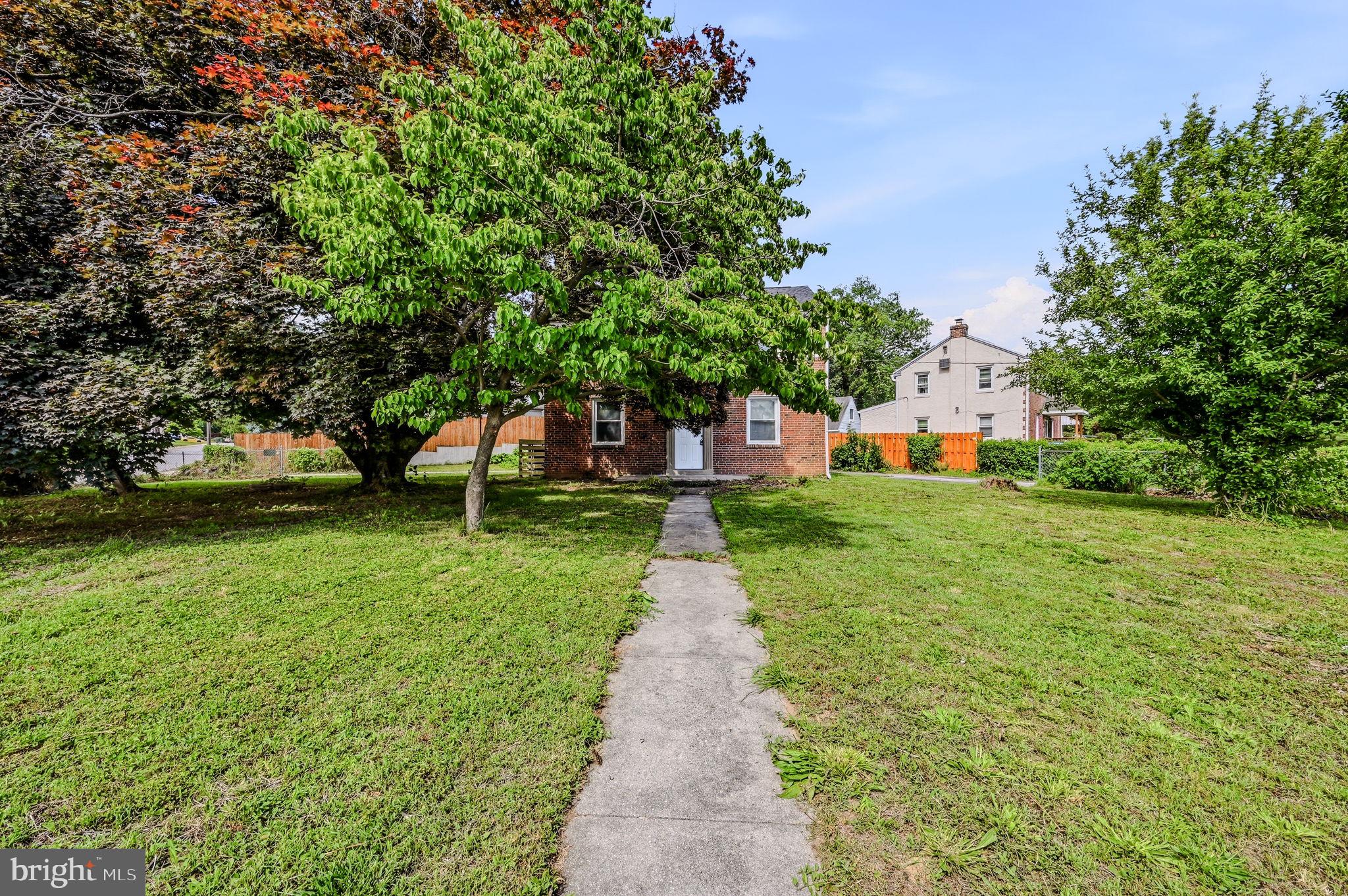 COLLINS PARK - Residential