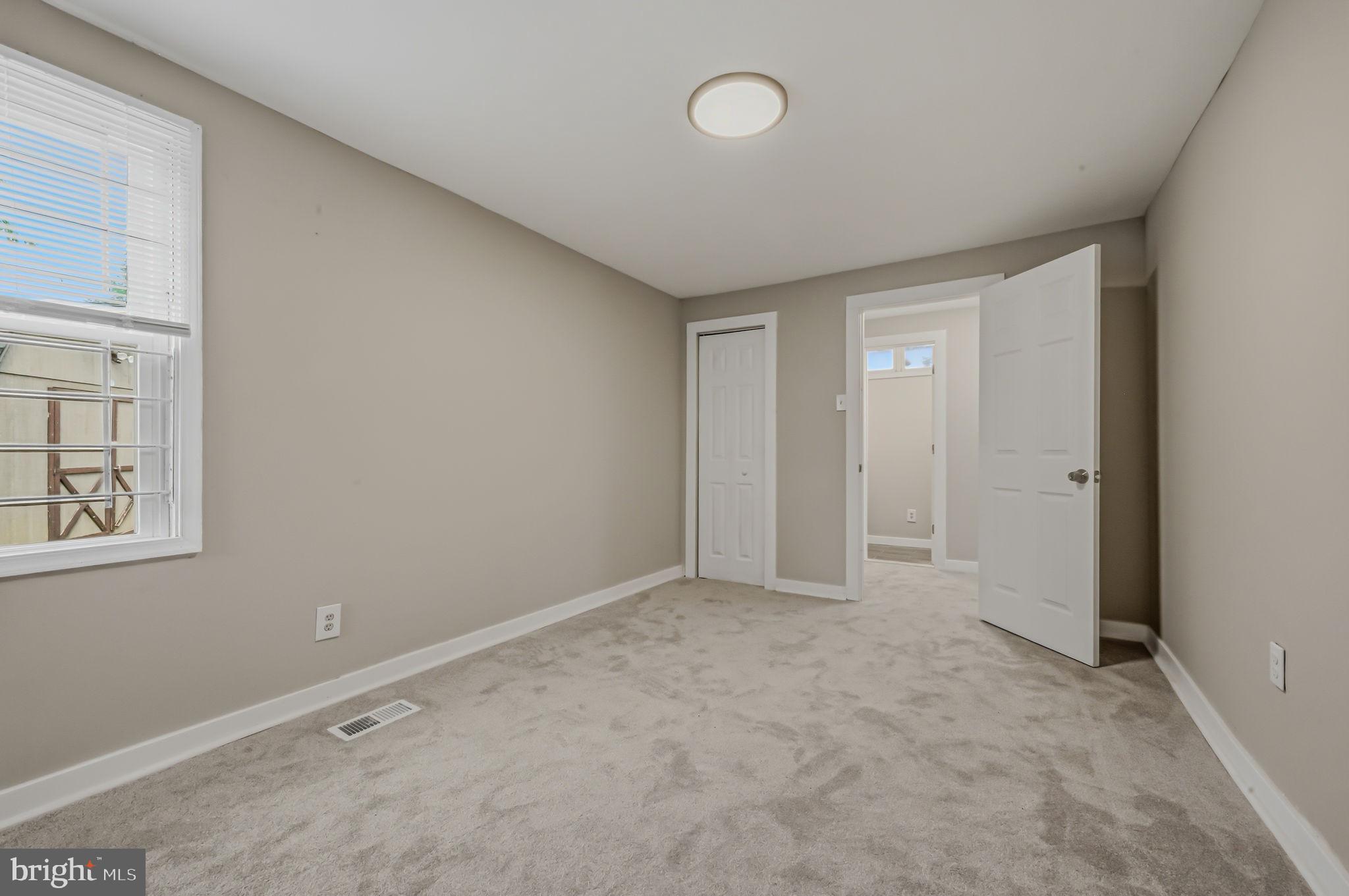 COLLINS PARK - Residential