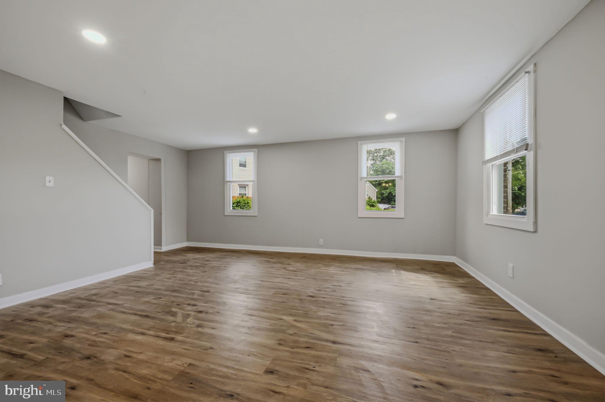 COLLINS PARK - Residential