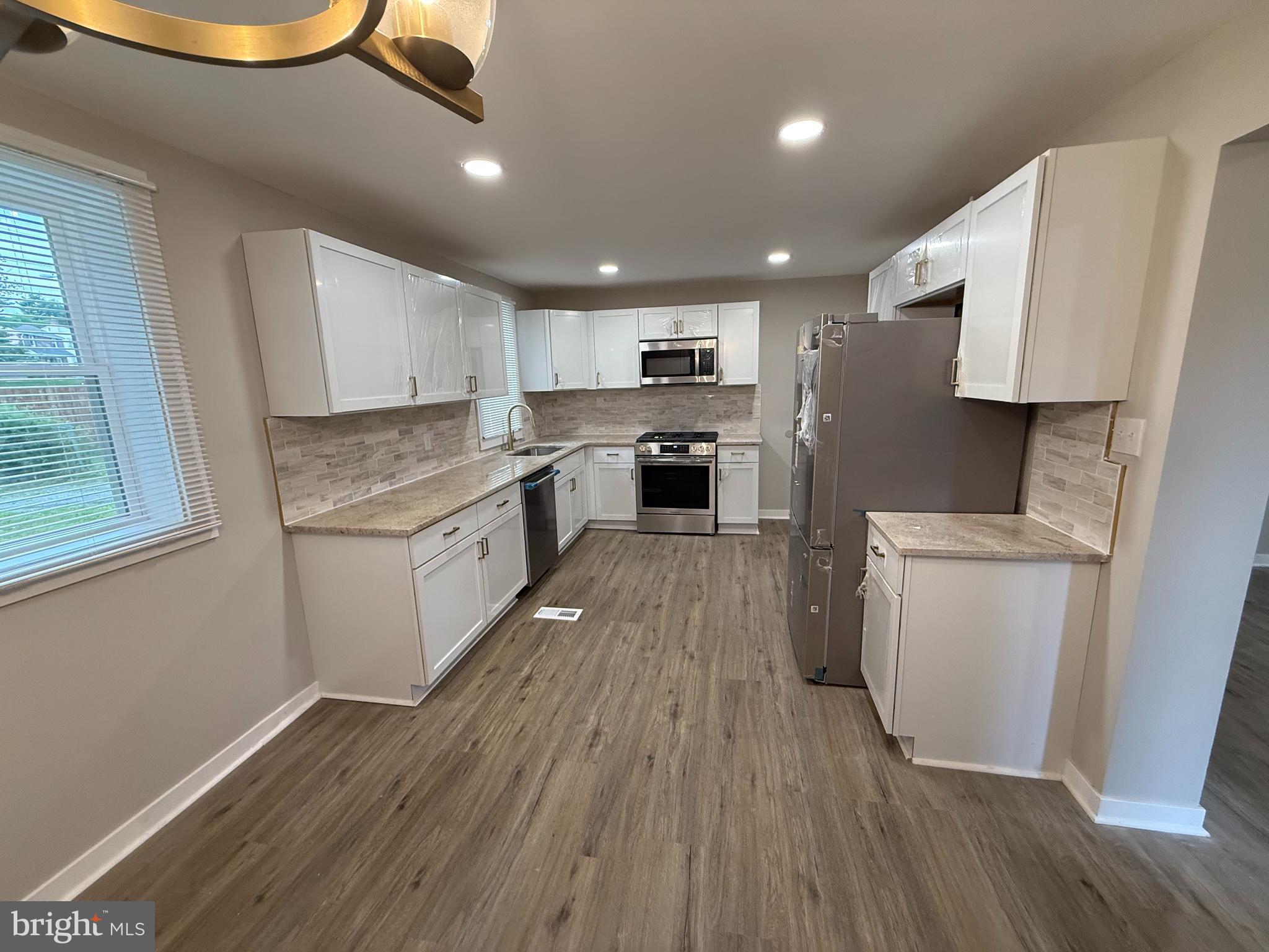 COLLINS PARK - Residential