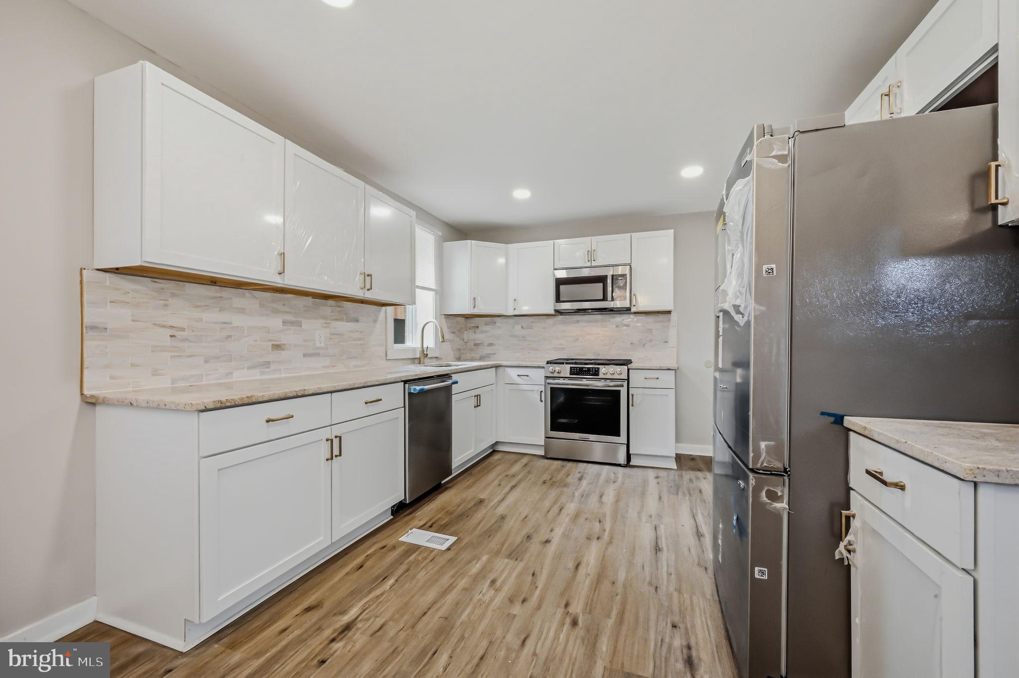 COLLINS PARK - Residential