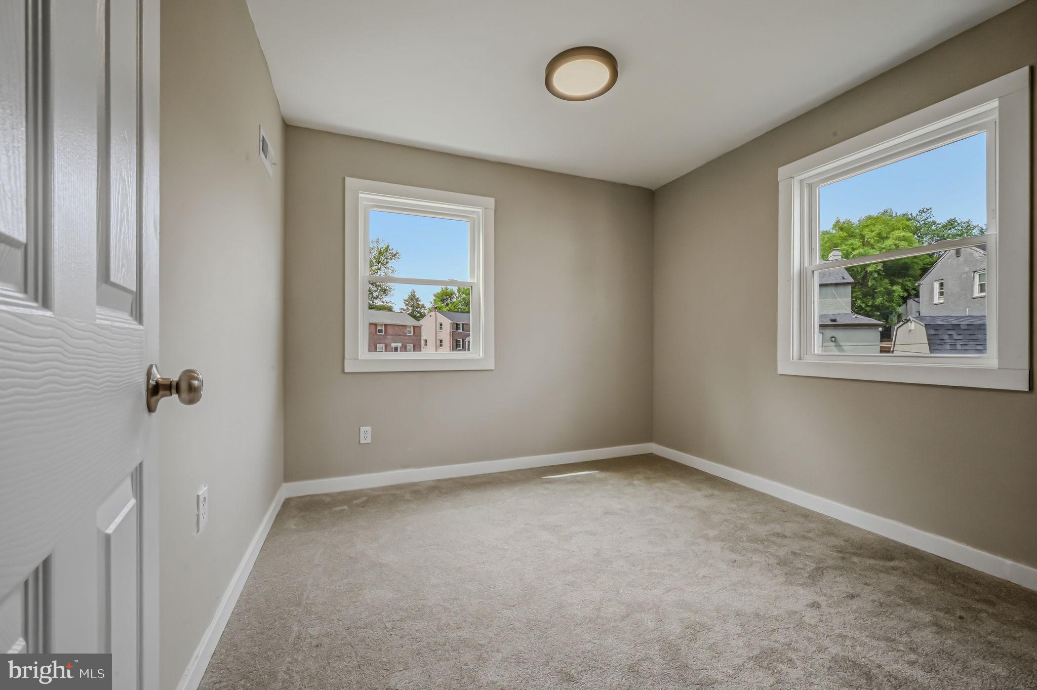 COLLINS PARK - Residential