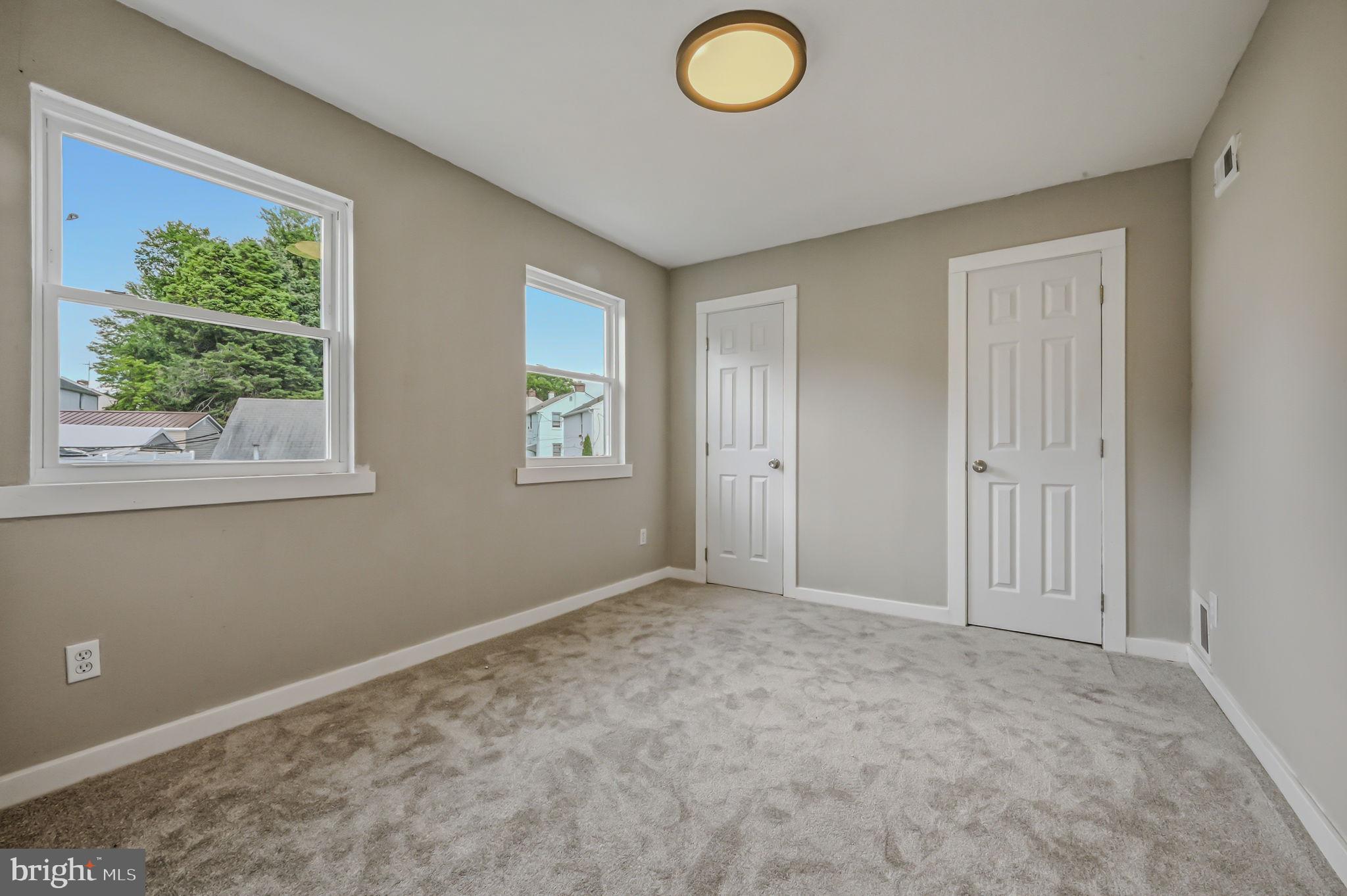 COLLINS PARK - Residential