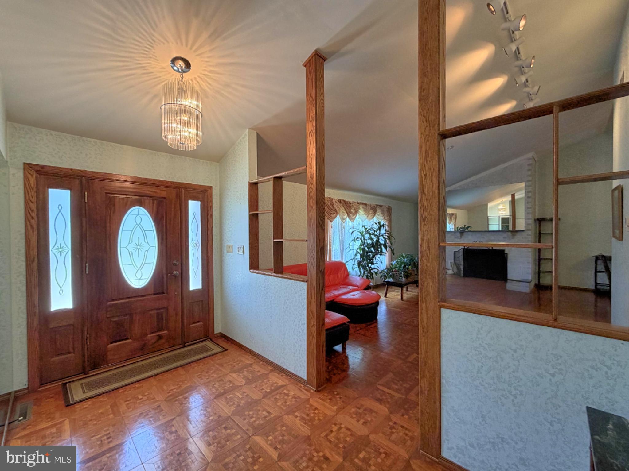 JONATHANS DELIGHT - Residential