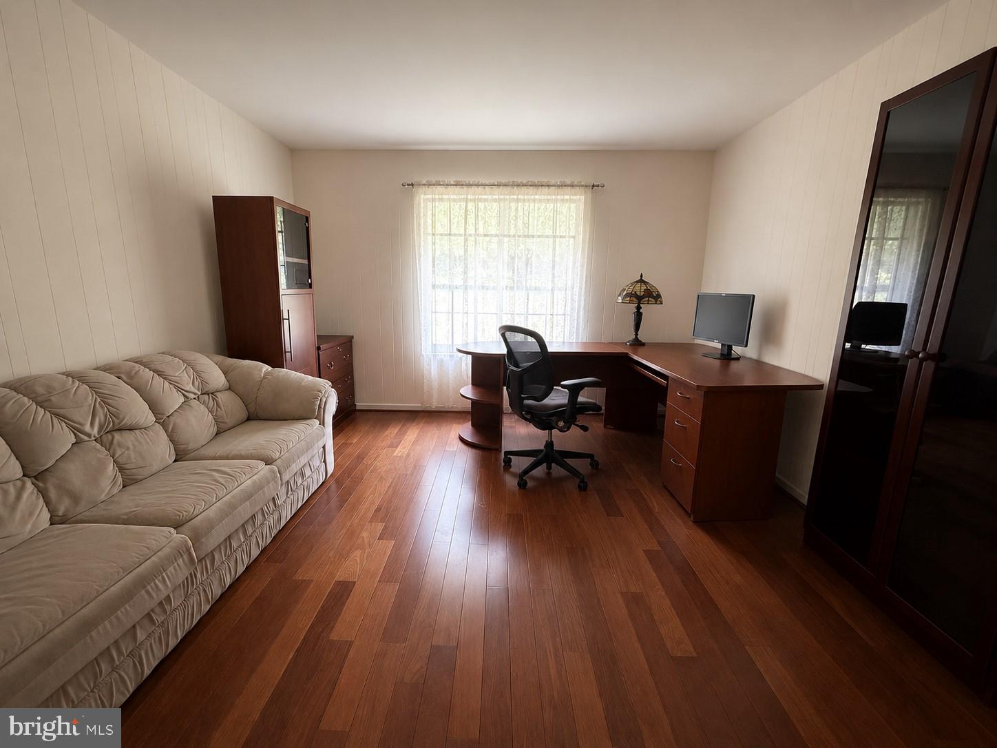 JONATHANS DELIGHT - Residential