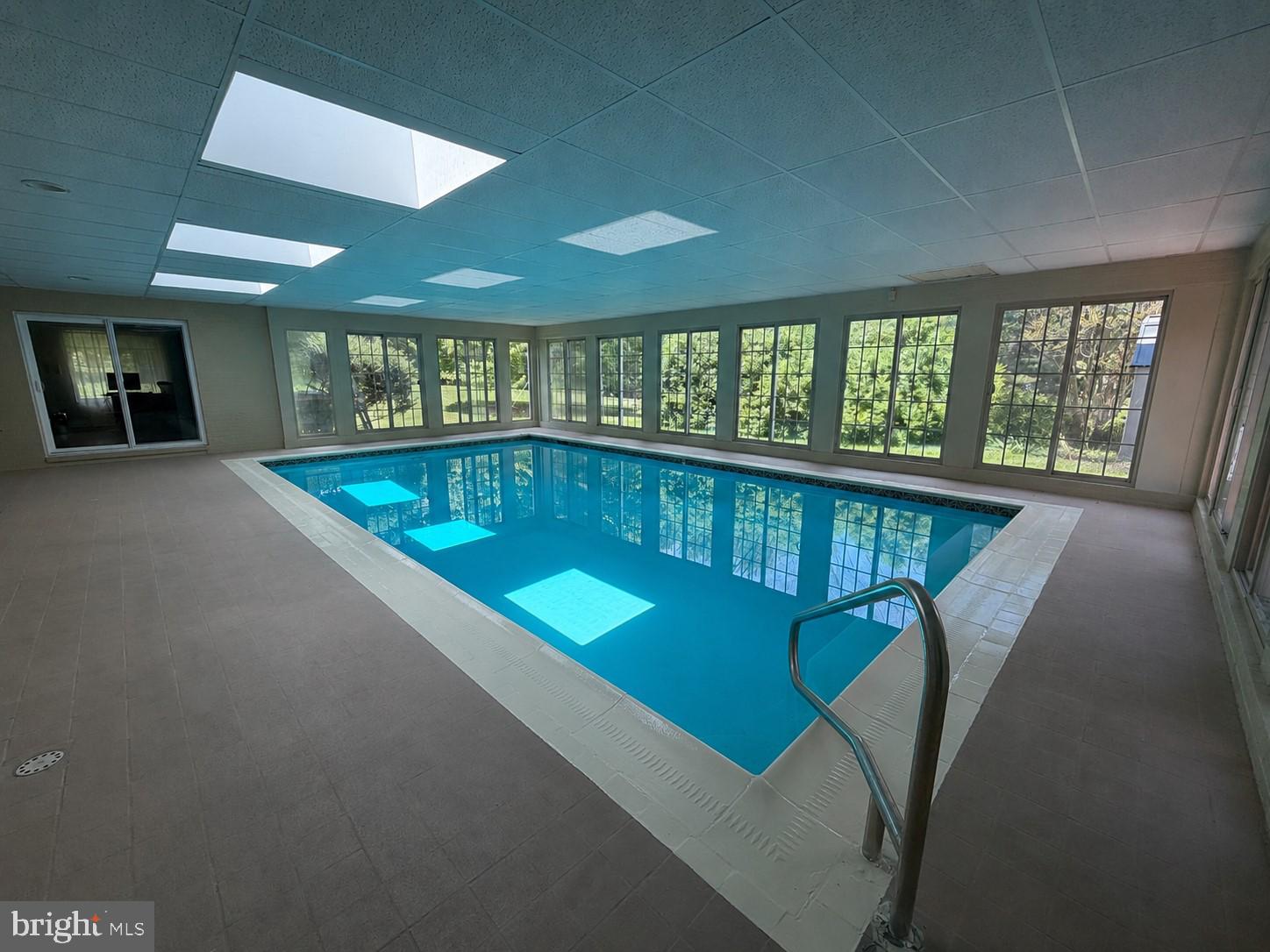 JONATHANS DELIGHT - Residential