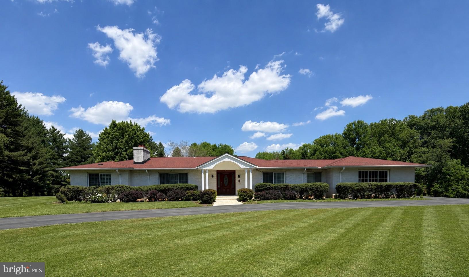JONATHANS DELIGHT - Residential