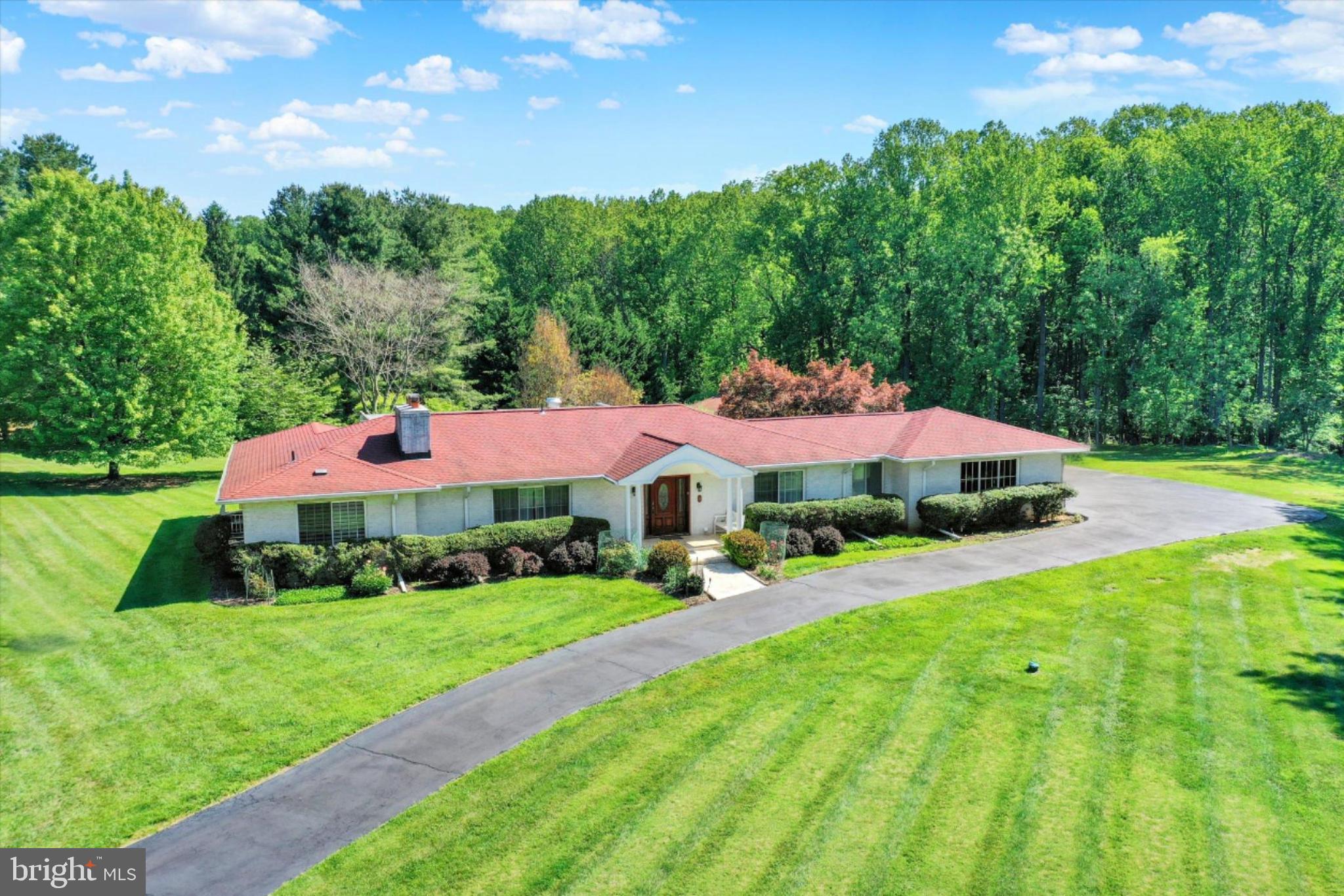 JONATHANS DELIGHT - Residential