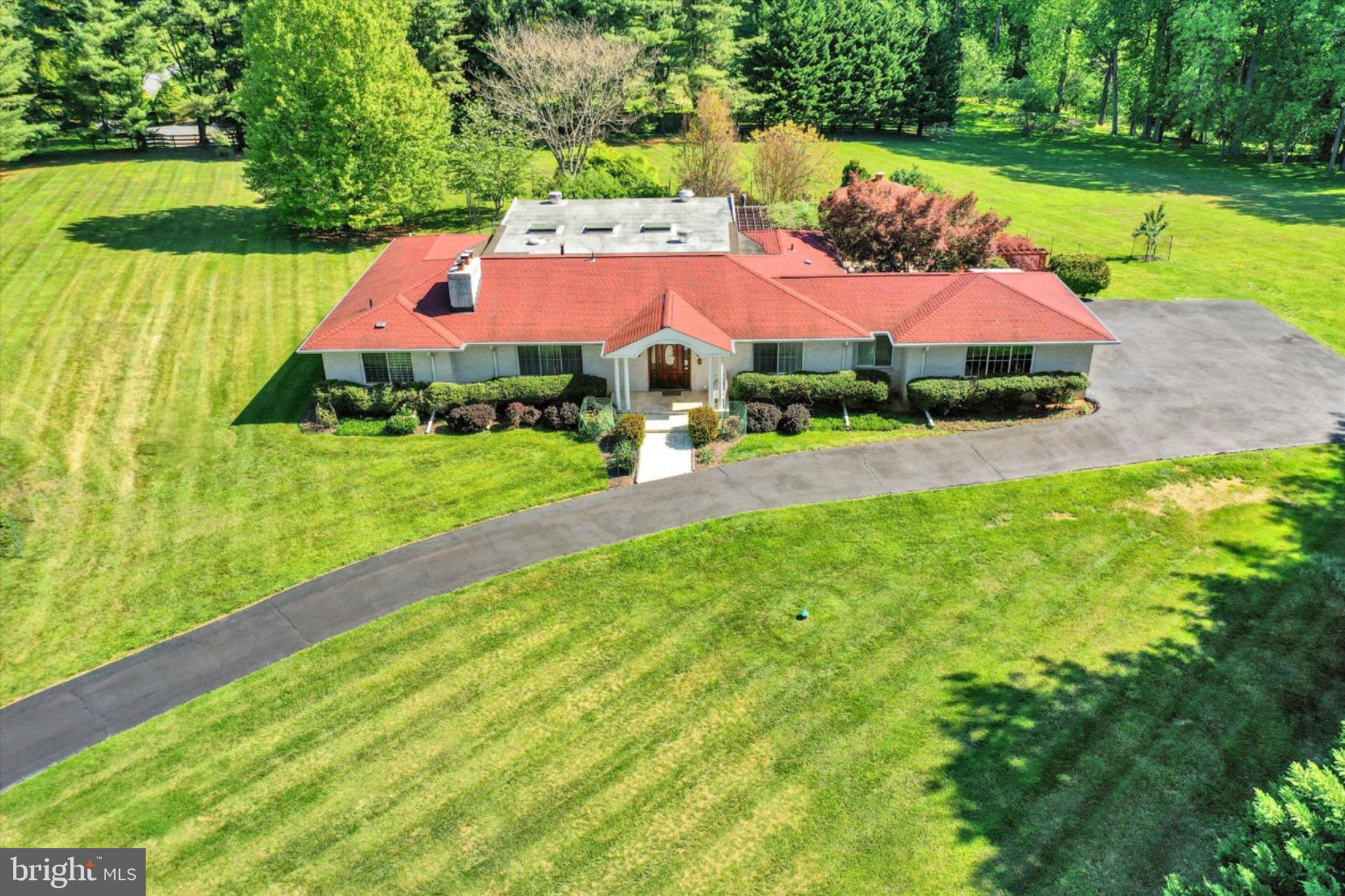 JONATHANS DELIGHT - Residential