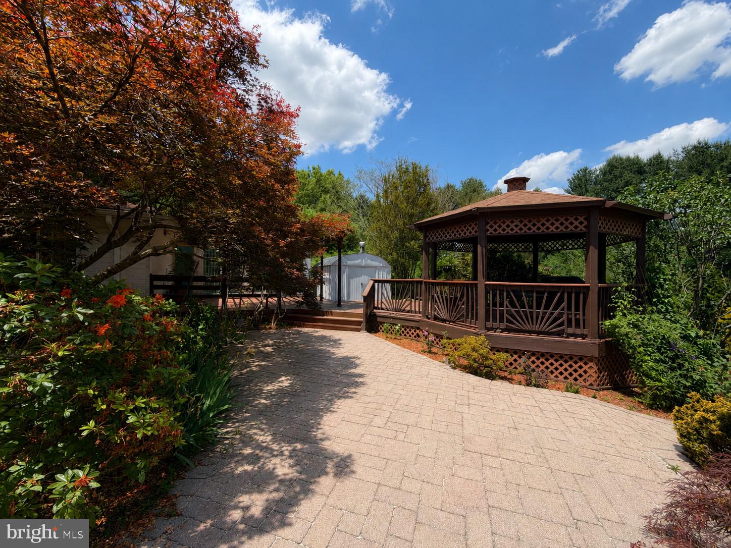 JONATHANS DELIGHT - Residential
