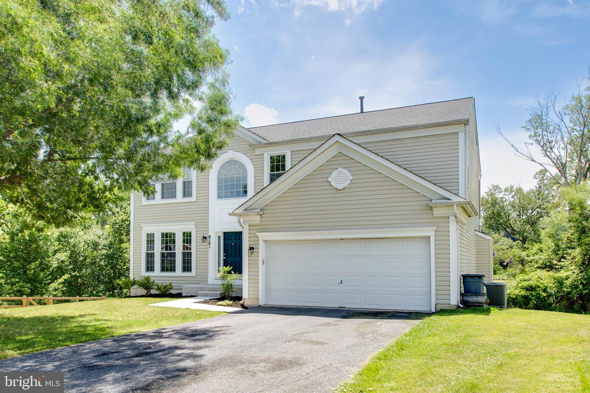 Welcome to this beautifully maintained single-family residence, offering the perfect blend of comfort and style. Featuring durable vinyl siding and a spacious 2-car garage, this home provides both curb appeal and practicality. Step inside to discover a bright and inviting main floor, entirely finished with gleaming hardwood floors. The heart of the home is the updated kitchen, boasting an island and elegant quartz countertops, ideal for meal preparation and casual dining. The main level layout offers wonderful flexibility, featuring a separate dining room for formal occasions, a cozy living room, and a comfortable family room anchored by a gas fireplace with tasteful molding detail. The upper level provides private retreats for the whole family, featuring four spacious bedrooms. The master suite is a true highlight, complete with a generous walk-in closet. The entire upper level is finished with modern laminate flooring, and the floor is served by two full bathrooms. The versatile walk-out basement serves as a fantastic bonus space, perfect for a home office, family entertainment area, or gym. Step outside from the basement level to enjoy your own outdoor space, which includes a rear deck—perfect for relaxing or entertaining guests.
This home is designed for modern living and is ready for its next owner.
UPGRADE LIST: HVAC(2026), BATHROOM UPGRADE(2026), WINDOWS(2021), ROOF(2018), PAINT(2021),
