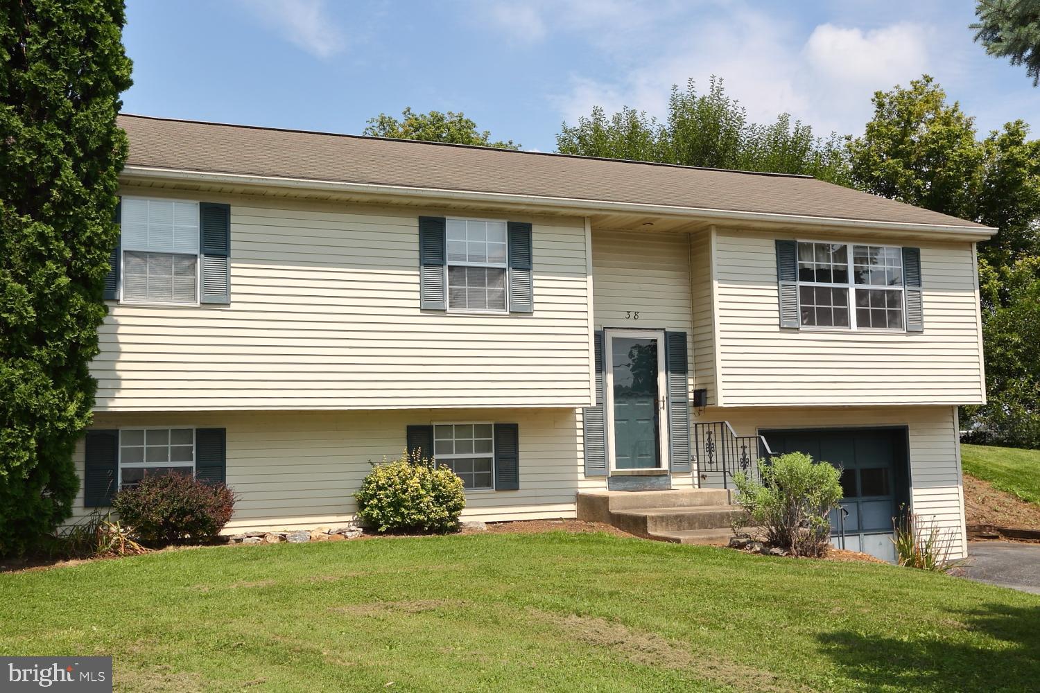 Lots of space in this home in Hempfield, great yard to roam in. 3 bedrooms on the main level, 3 more finished rooms in the lower level. 1 car garage with side entry