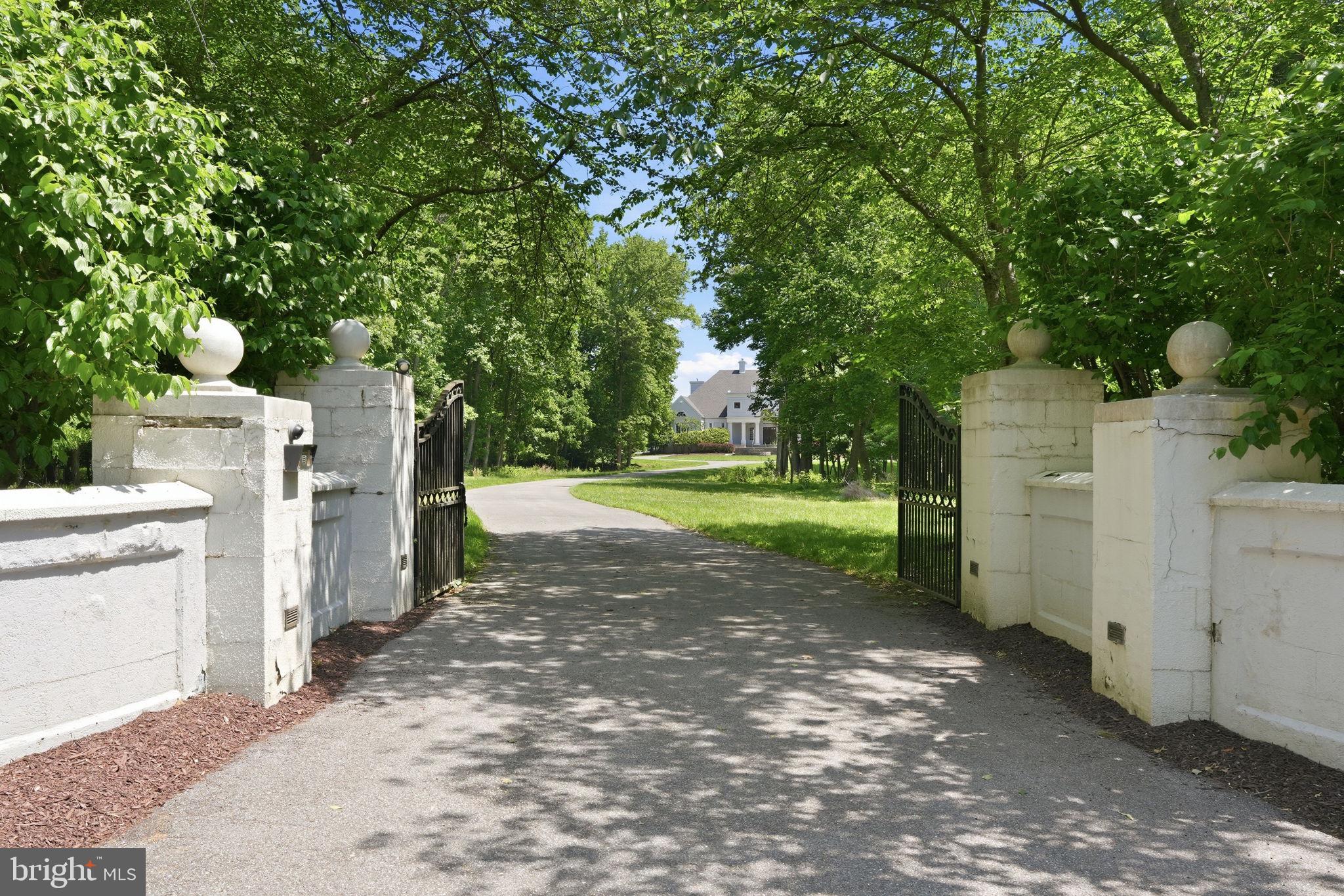 ANNAPOLIS ROADS - Residential