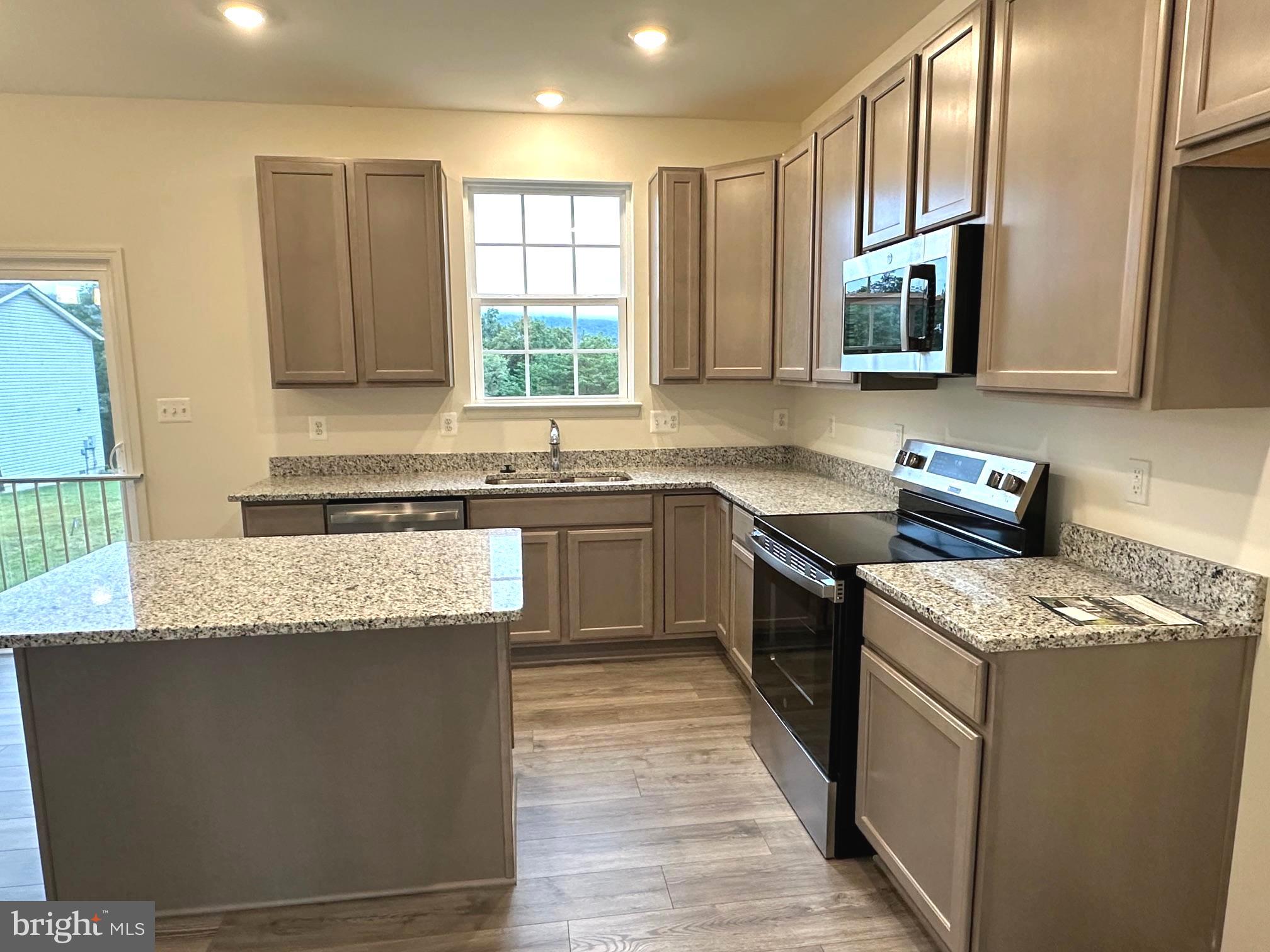 SOUTH HILLS - Residential