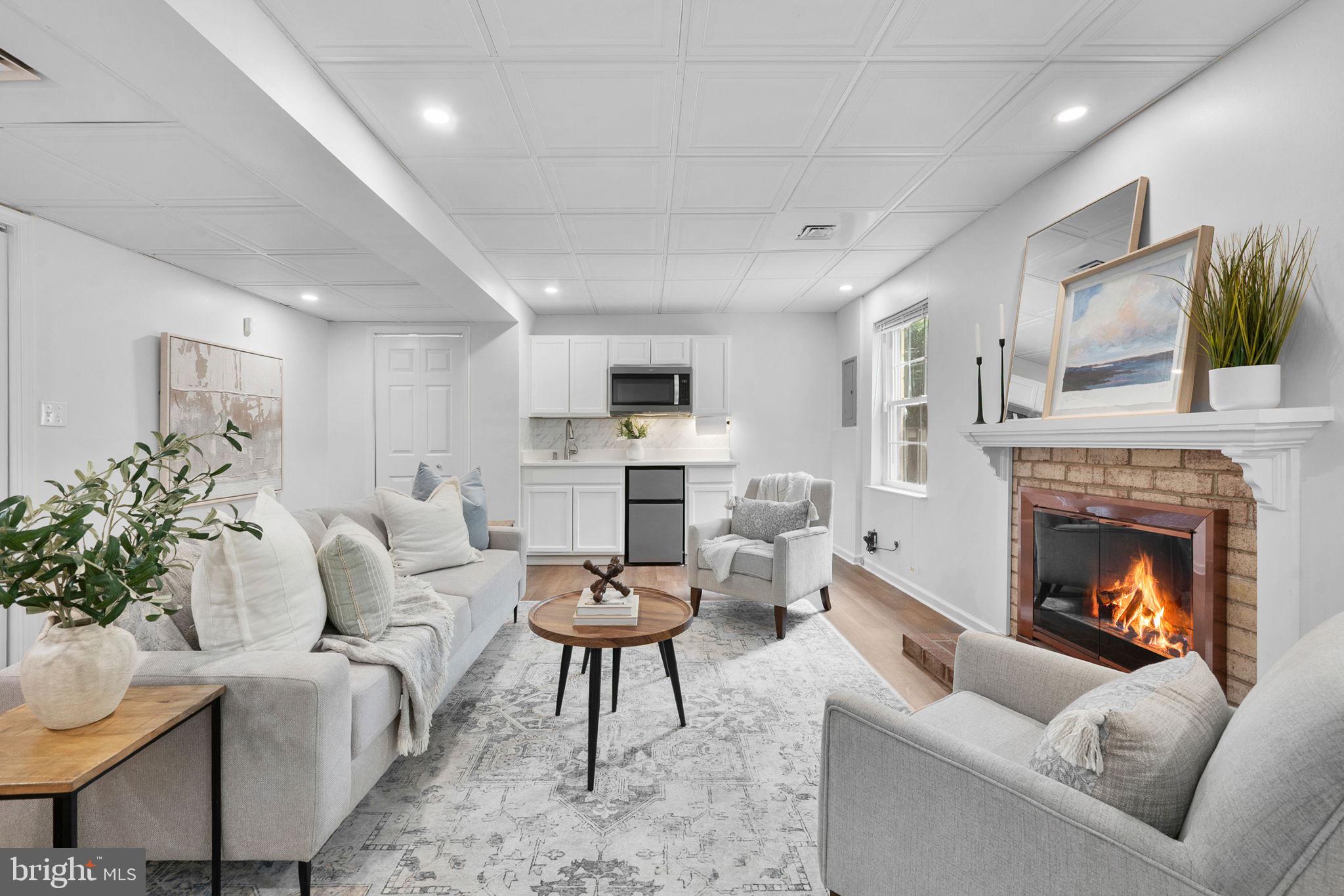 COUNTRY CREEK - Residential