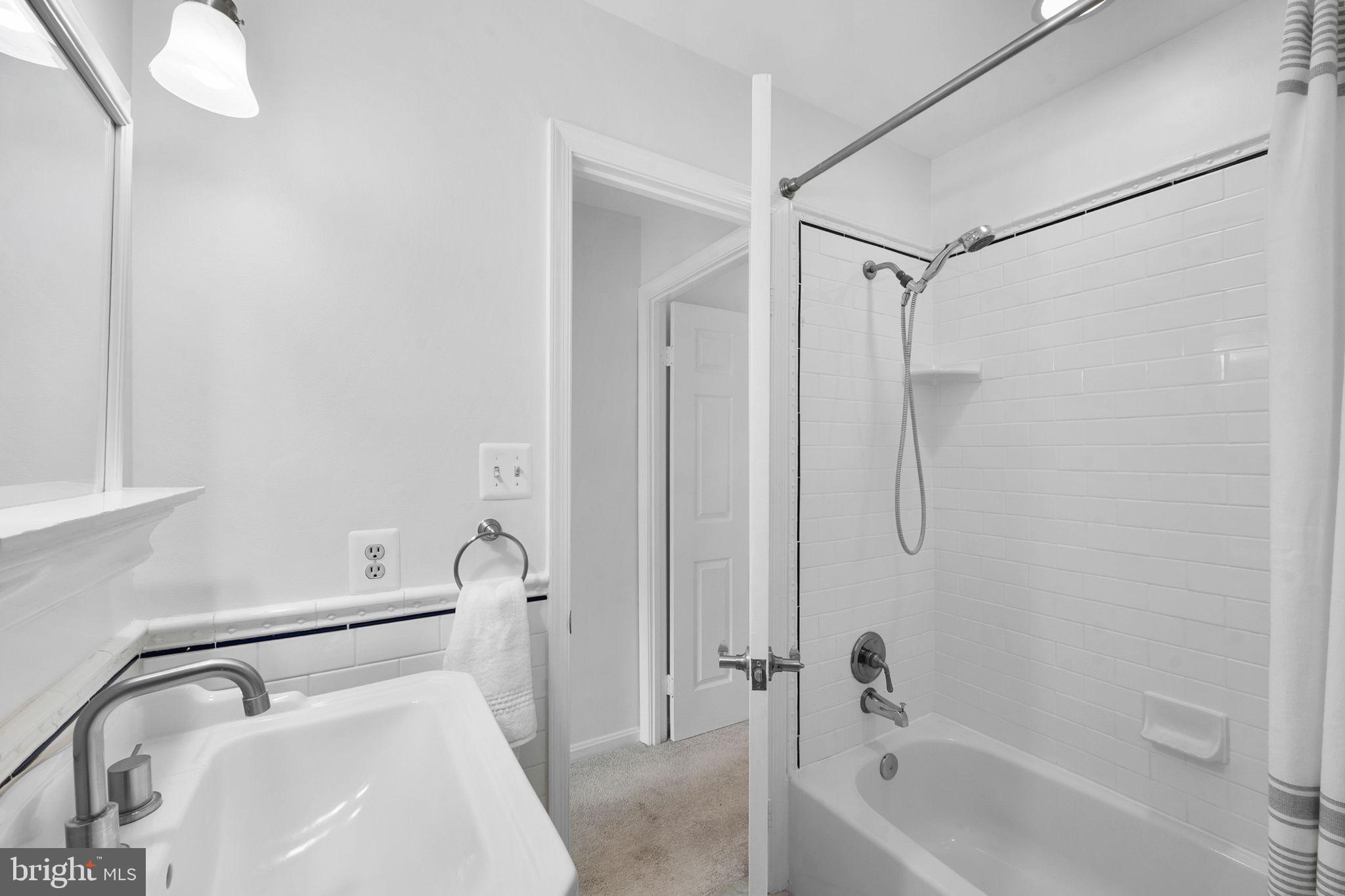 COUNTRY CREEK - Residential