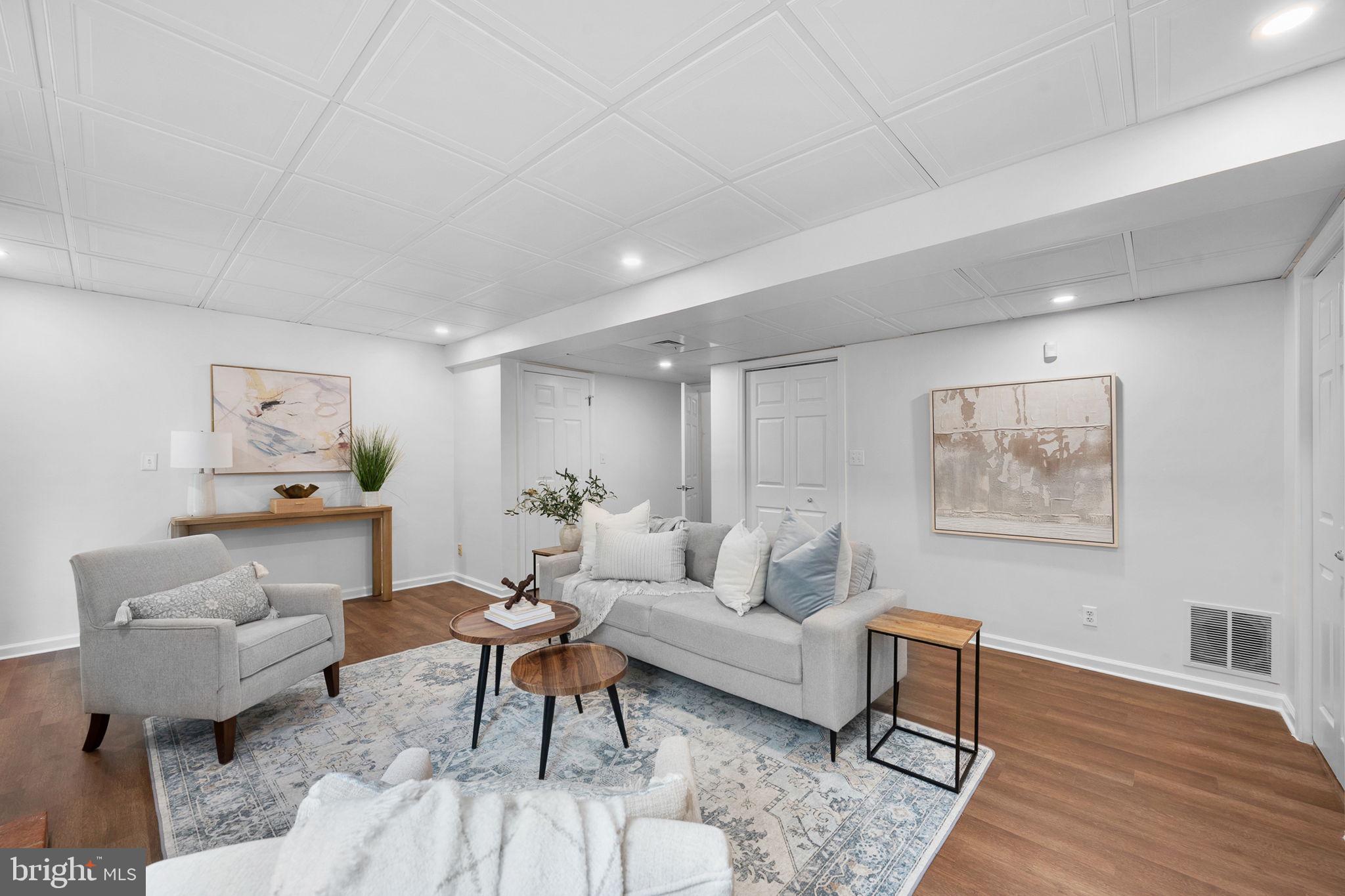 COUNTRY CREEK - Residential