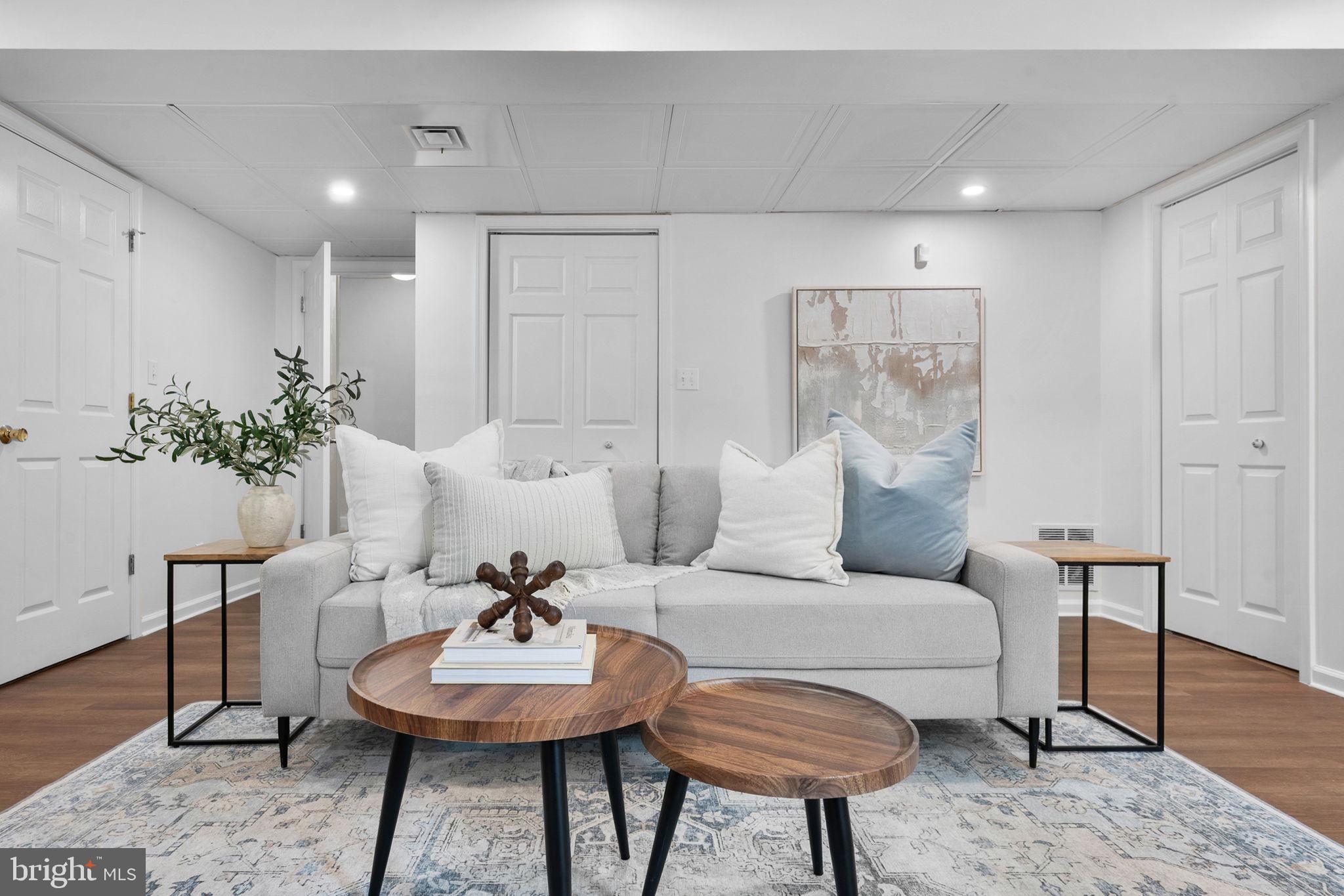 COUNTRY CREEK - Residential
