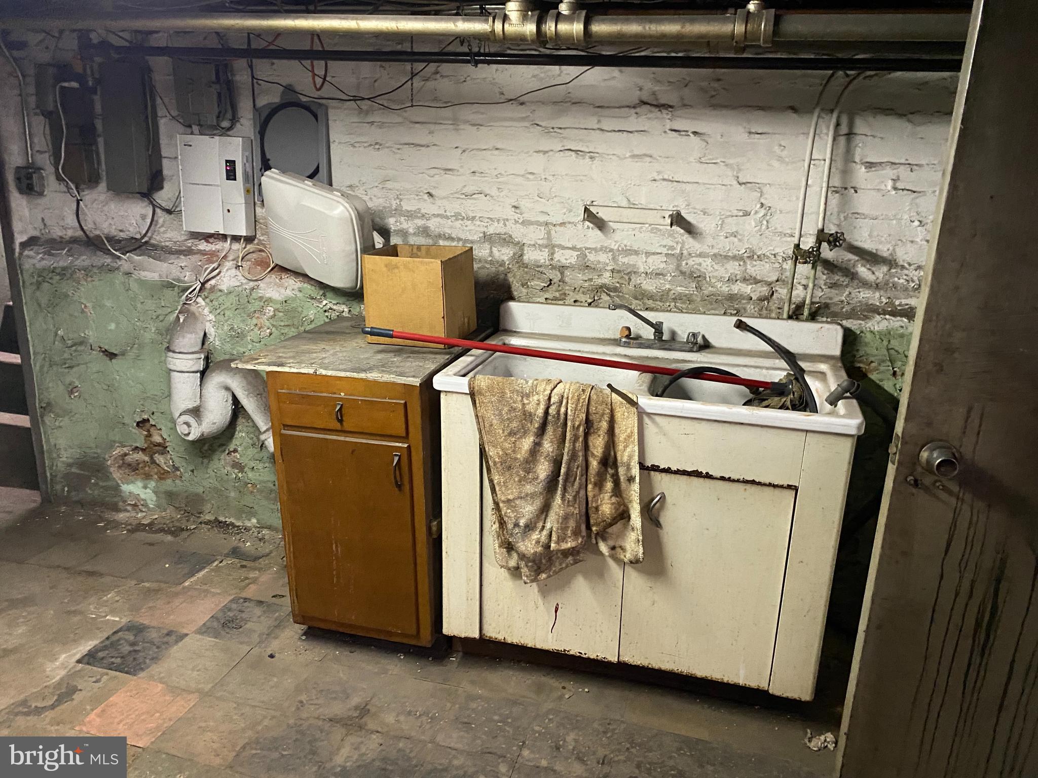 MAYFAIR - Commercial Sale
