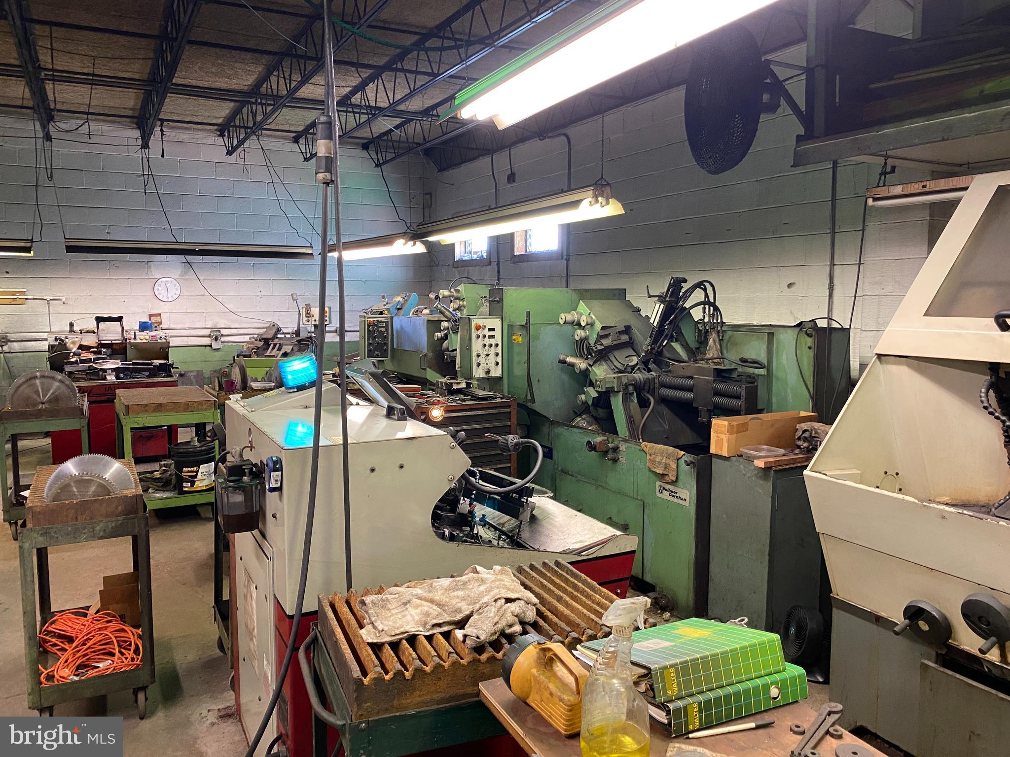 MAYFAIR - Commercial Sale
