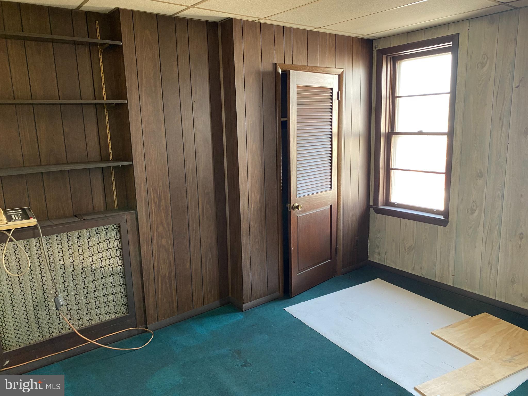MAYFAIR - Commercial Sale