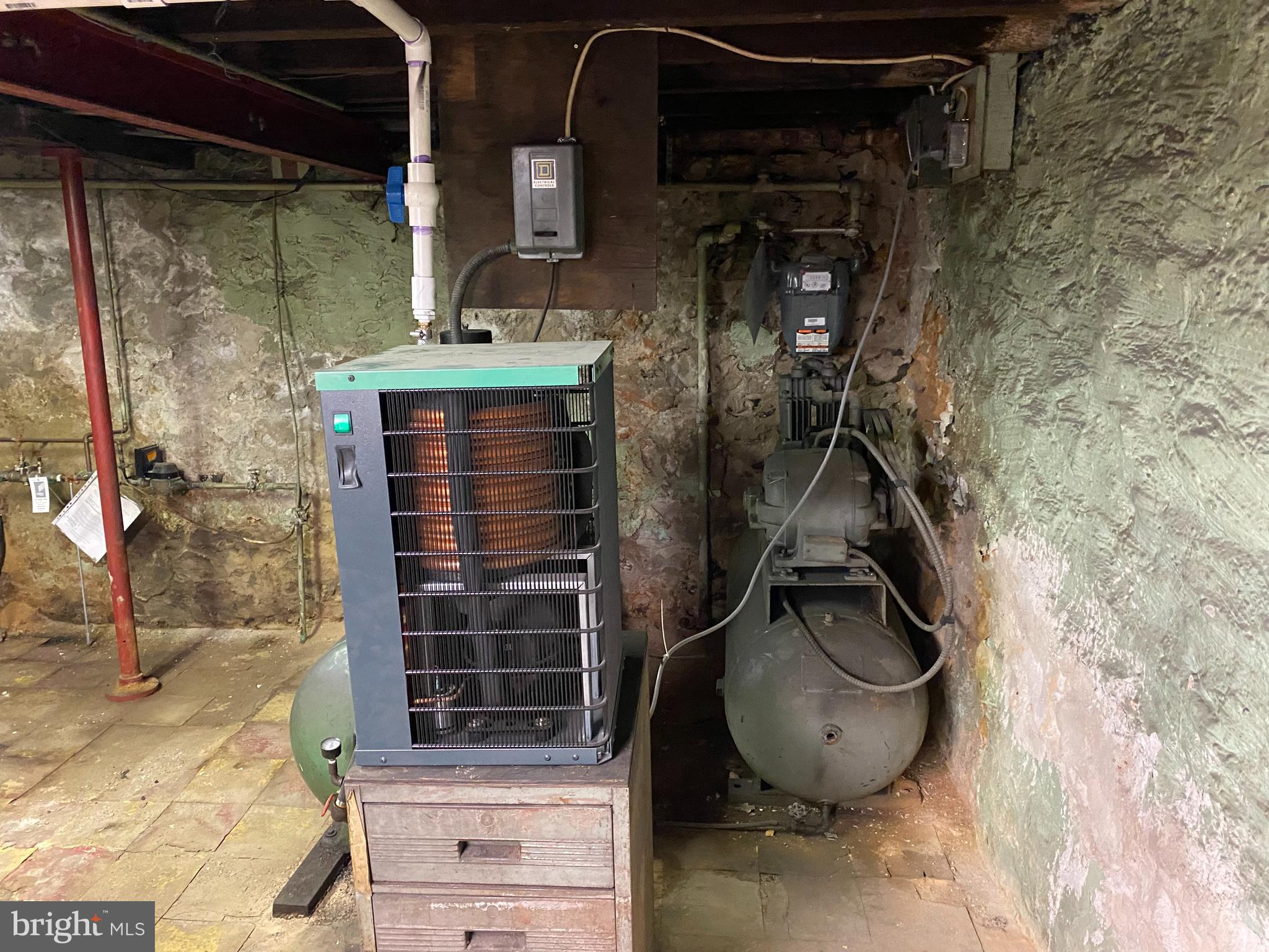 MAYFAIR - Commercial Sale