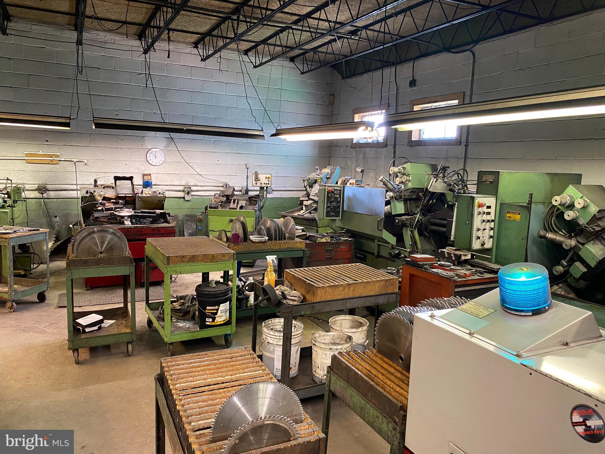 MAYFAIR - Commercial Sale
