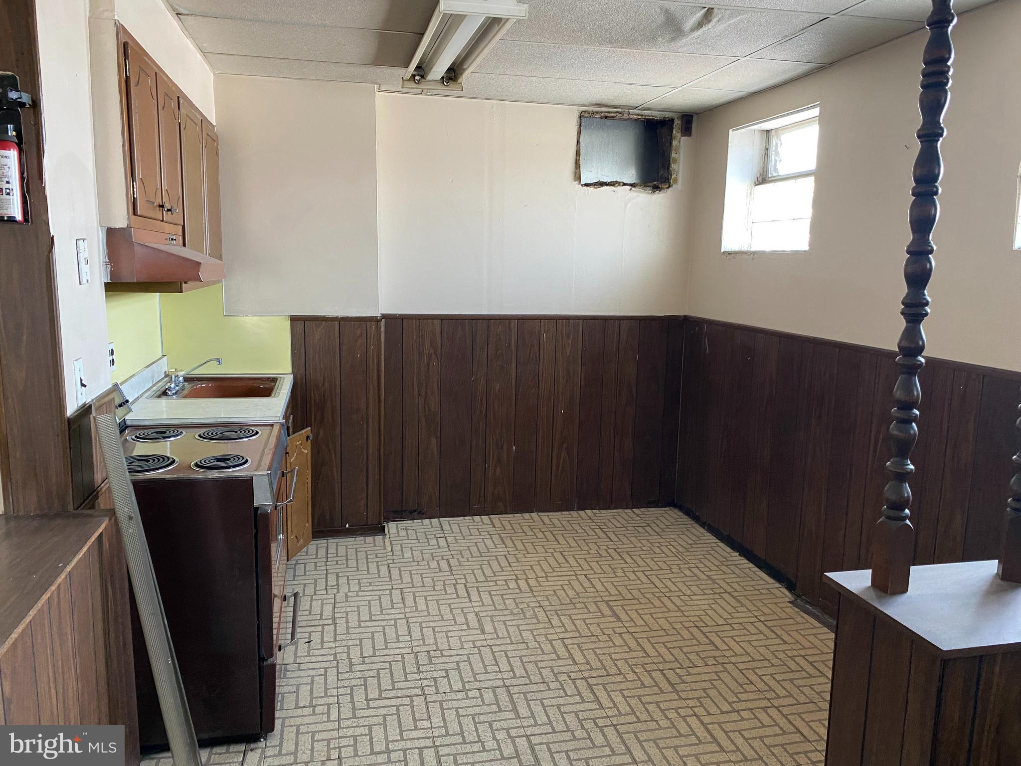 MAYFAIR - Commercial Sale