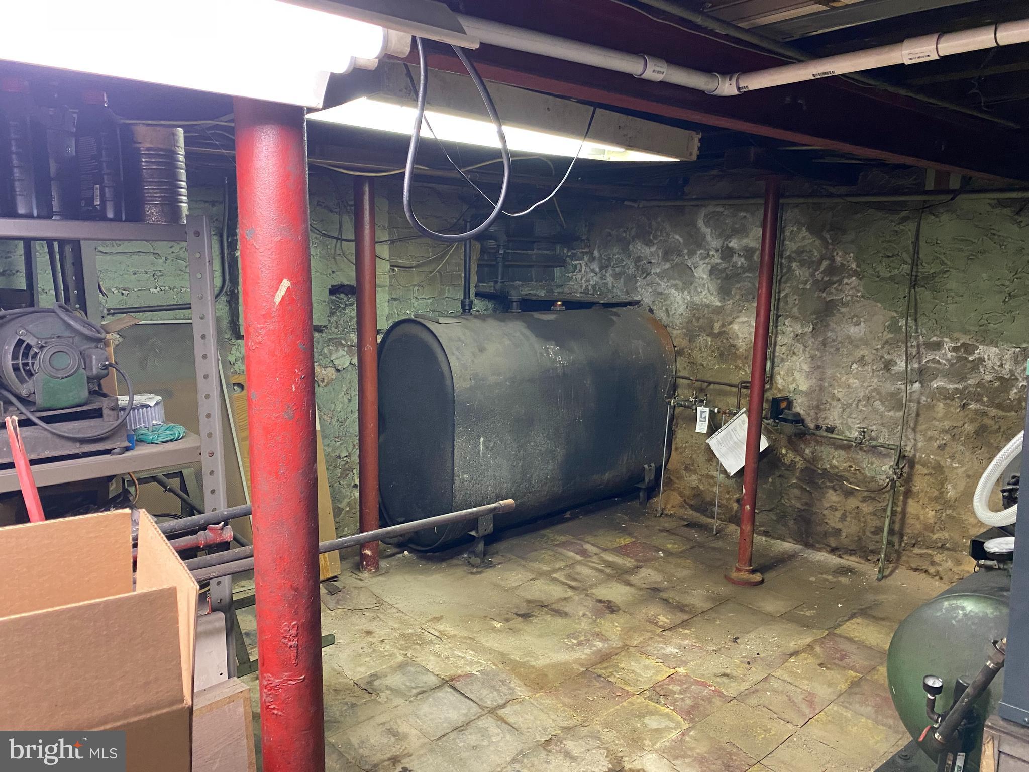MAYFAIR - Commercial Sale