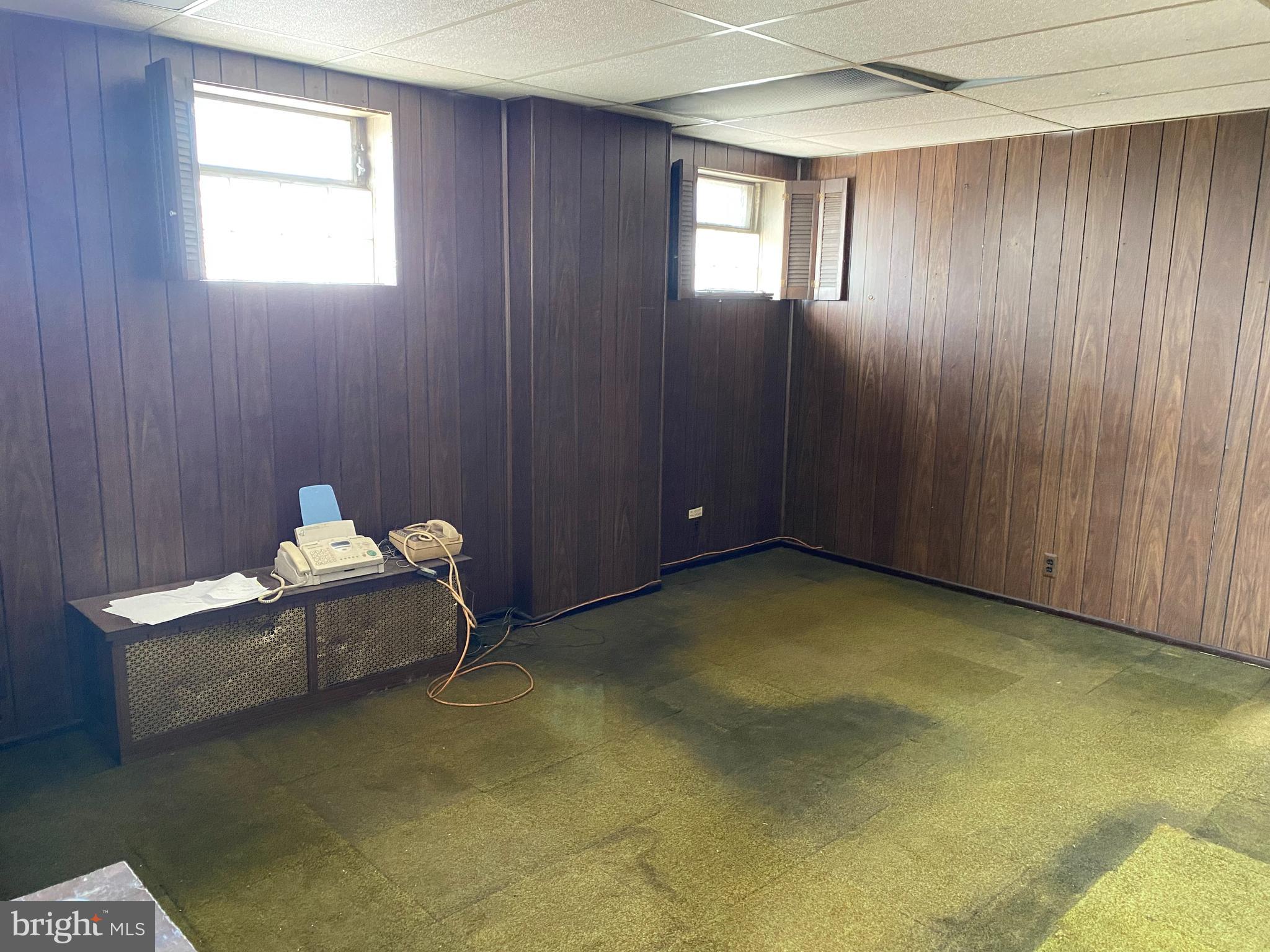 MAYFAIR - Commercial Sale