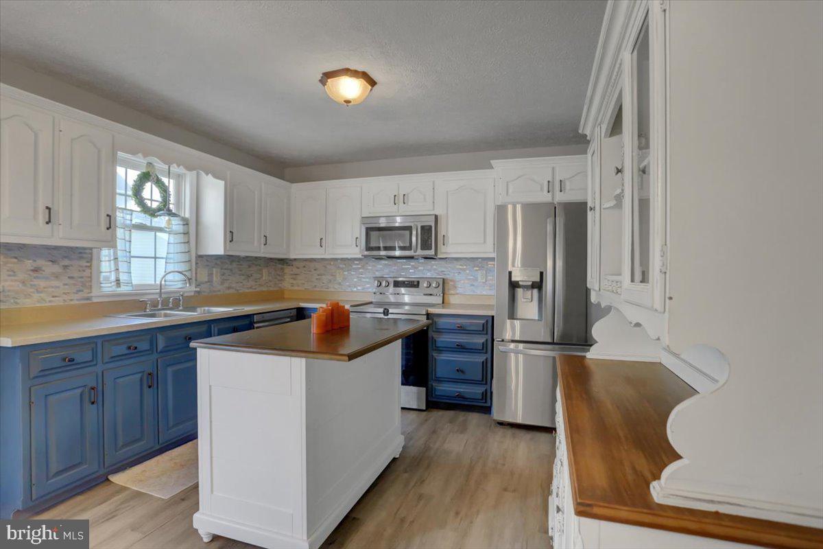 TIMBERLAND ESTATES - Residential