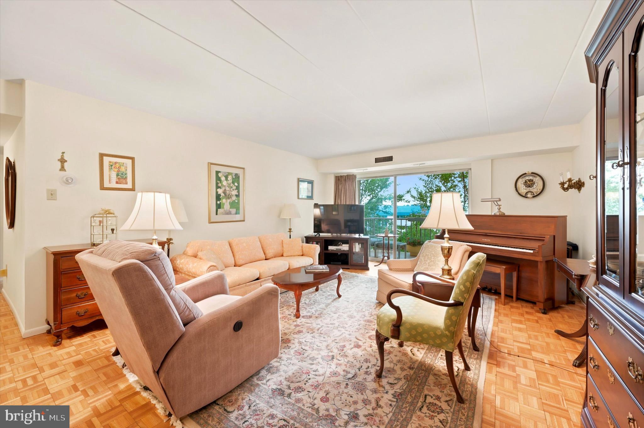 JENKINTOWN - Residential