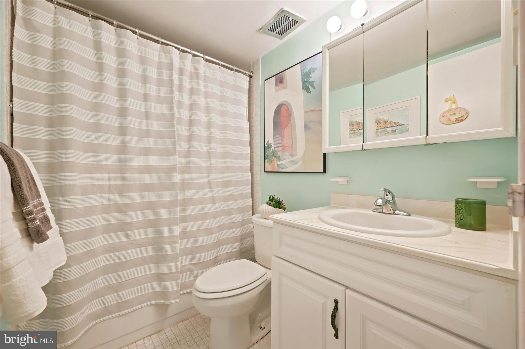 JENKINTOWN - Residential