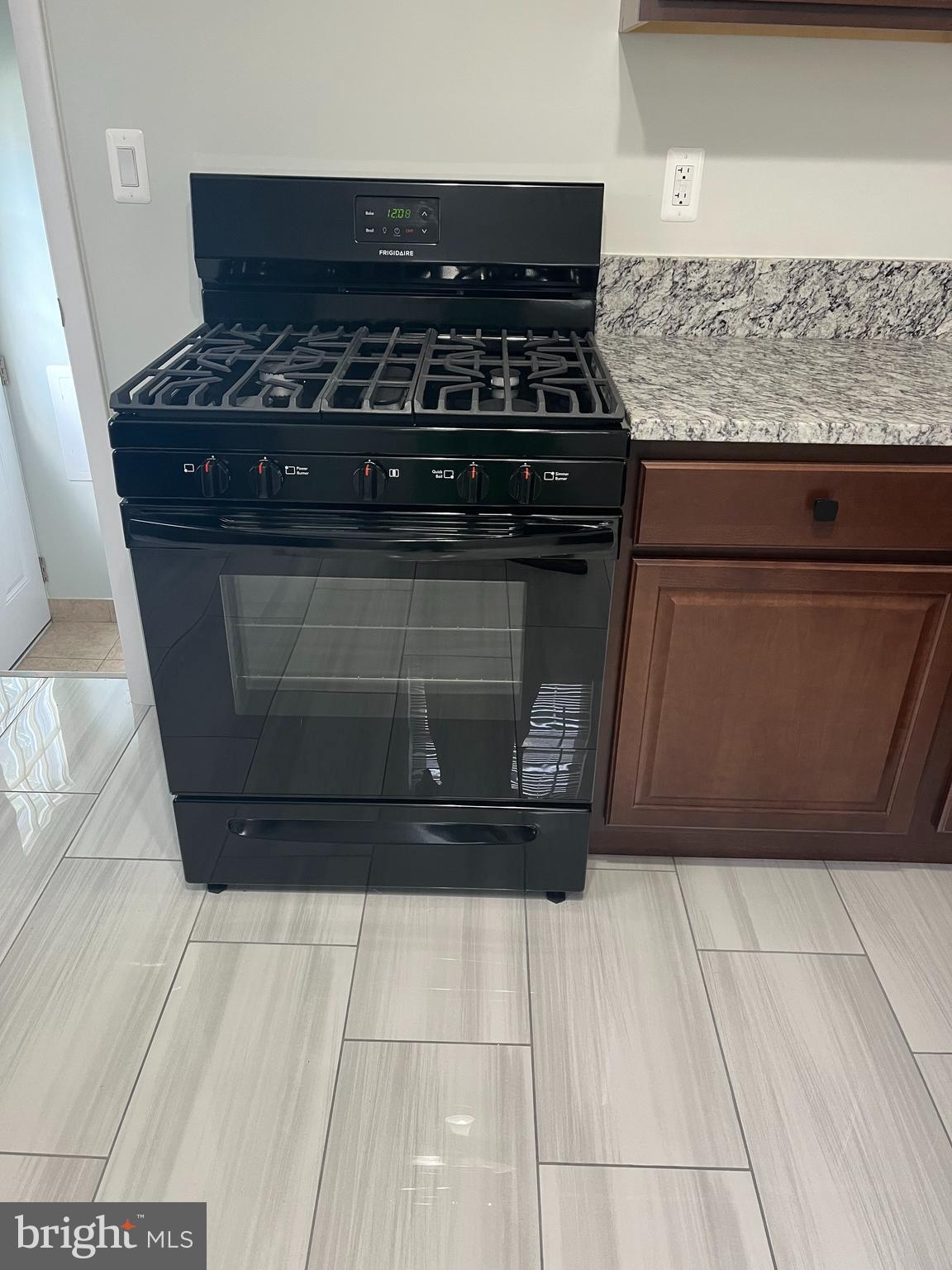 GLENARDEN HEIGHTS - Residential Lease