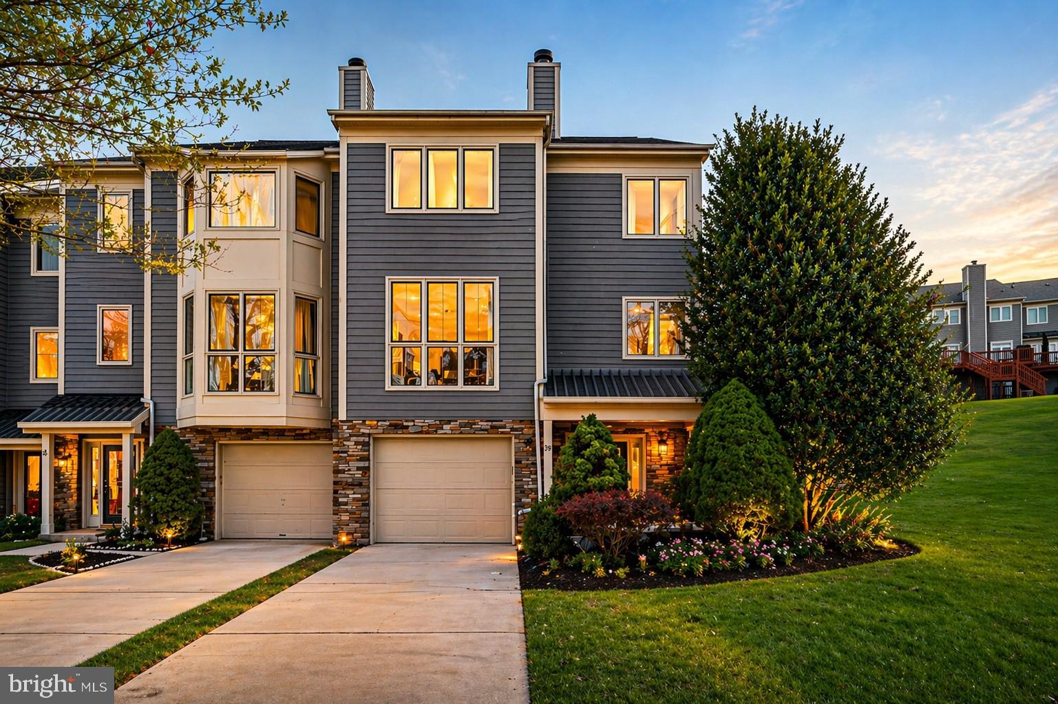 SUMMIT CHASE - Residential