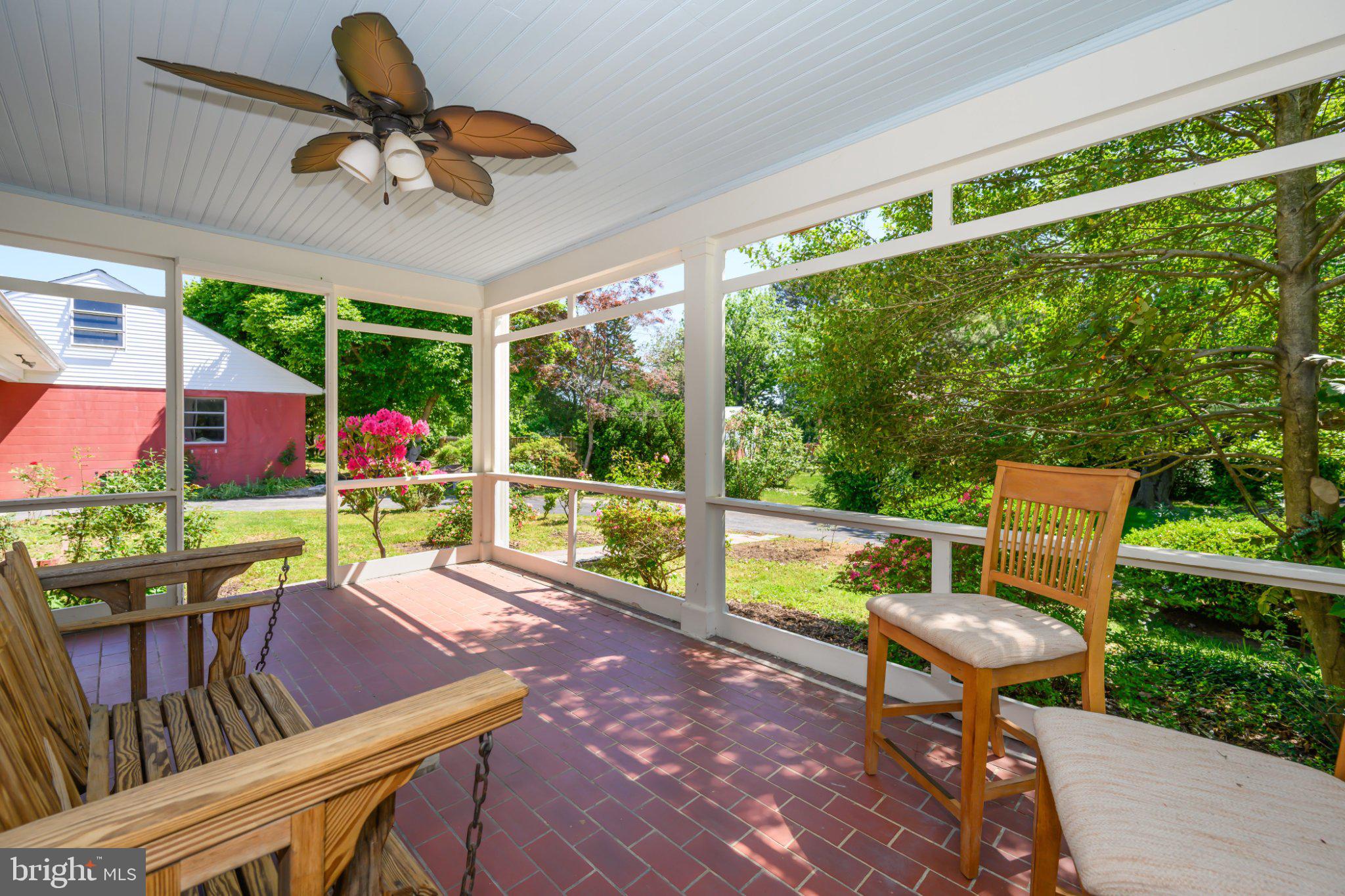 COUNTRY CLUB ESTATES - Residential
