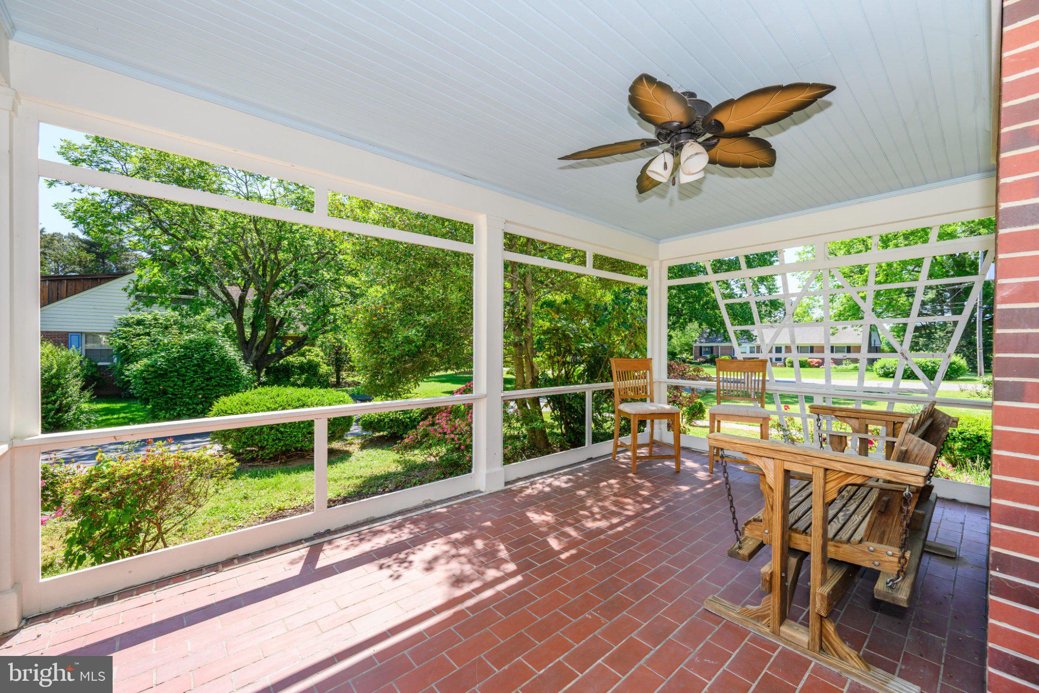 COUNTRY CLUB ESTATES - Residential