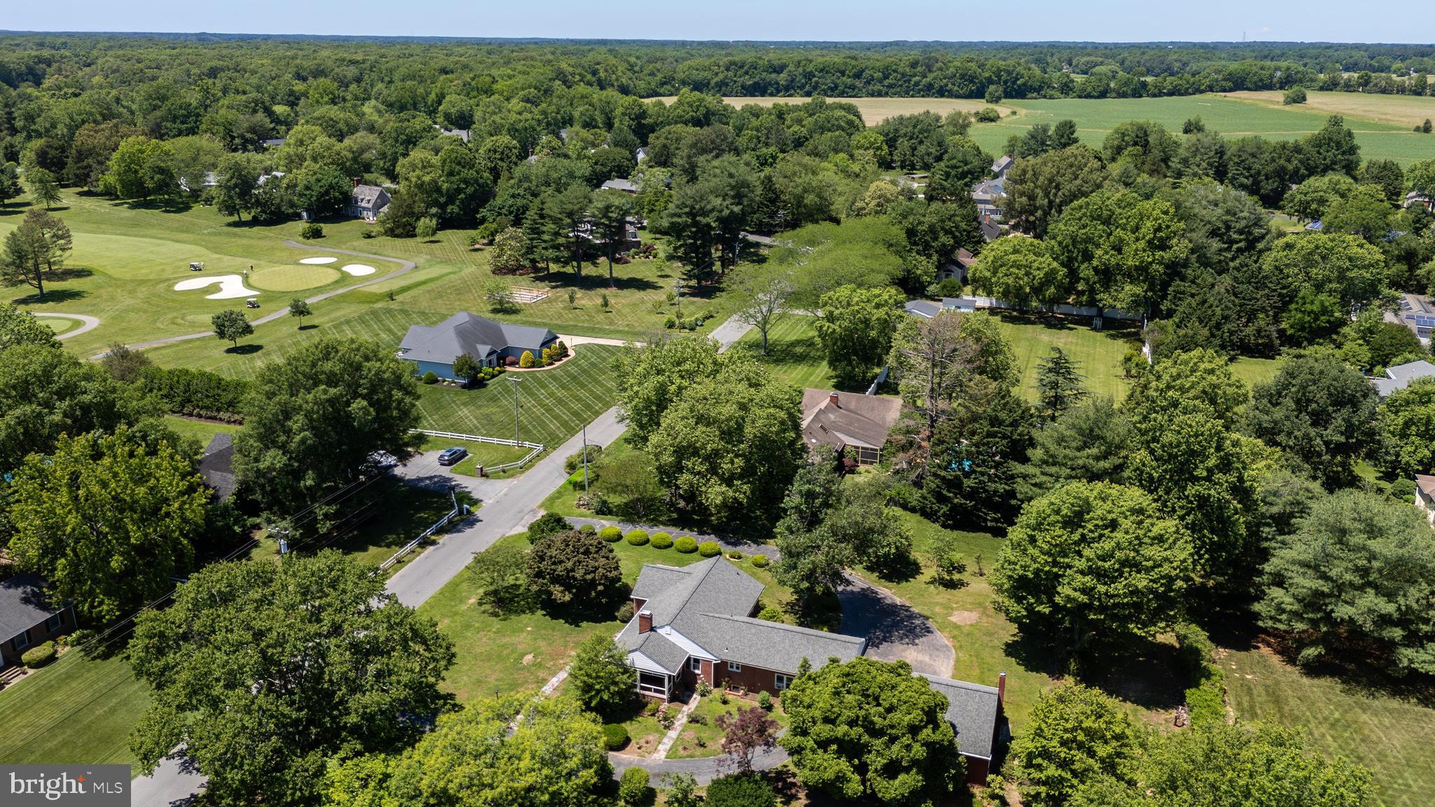 COUNTRY CLUB ESTATES - Residential