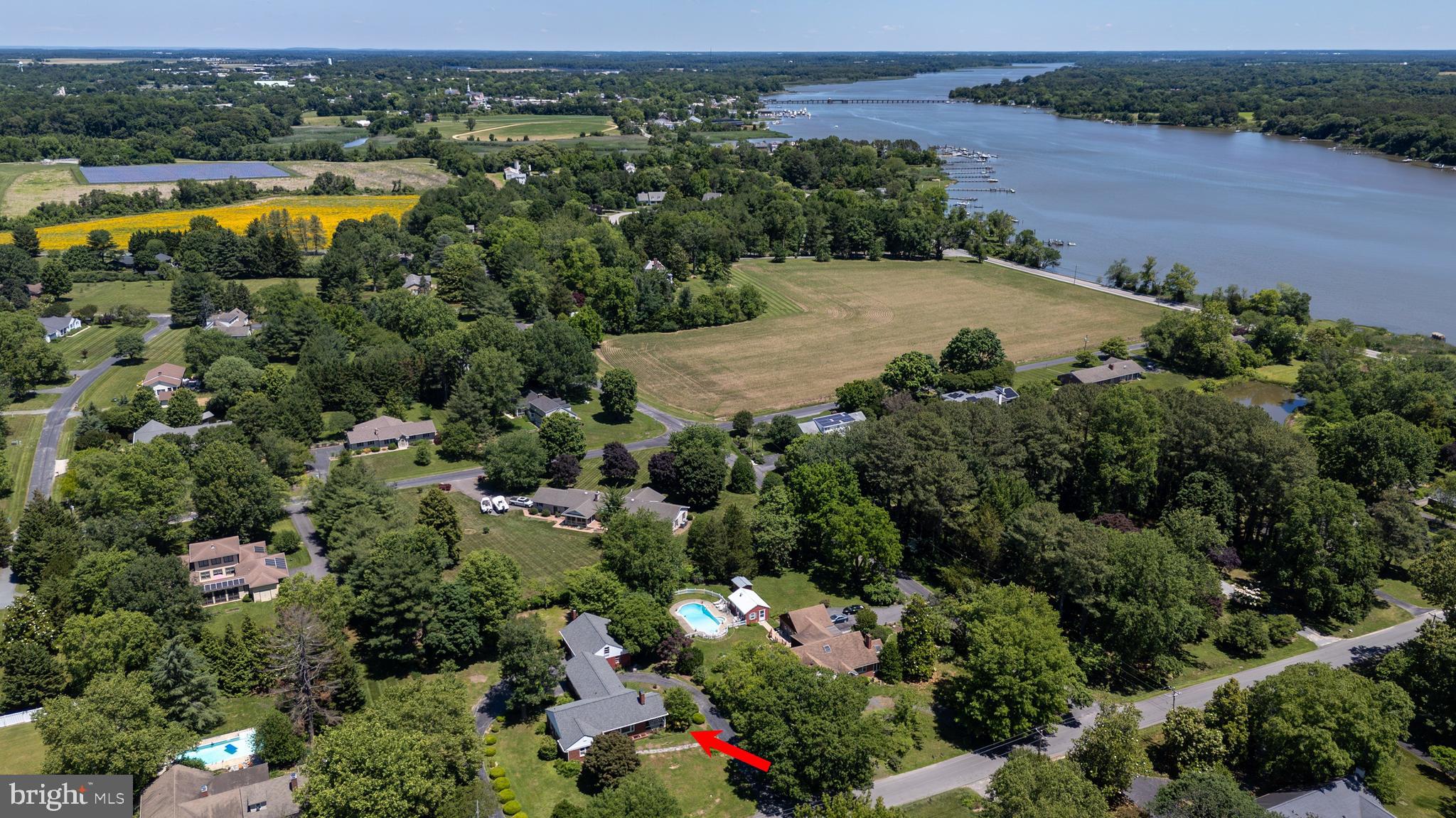 COUNTRY CLUB ESTATES - Residential
