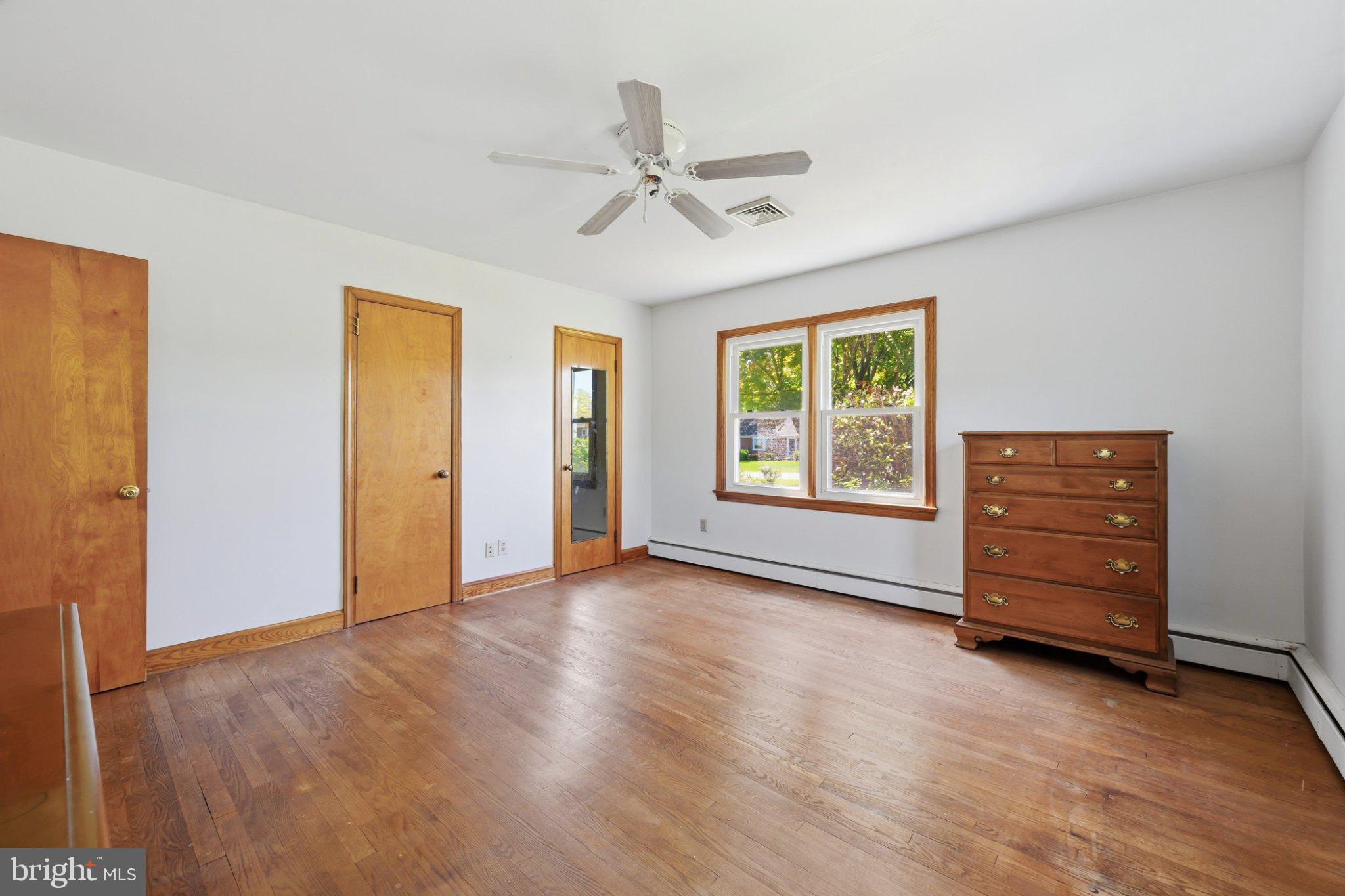COUNTRY CLUB ESTATES - Residential