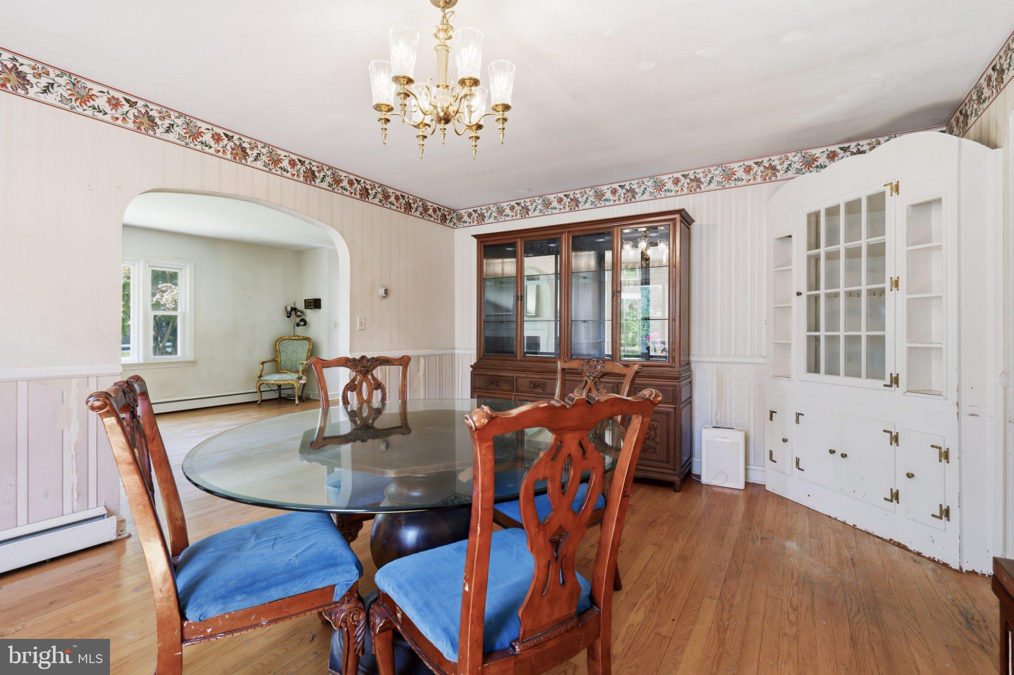 COUNTRY CLUB ESTATES - Residential