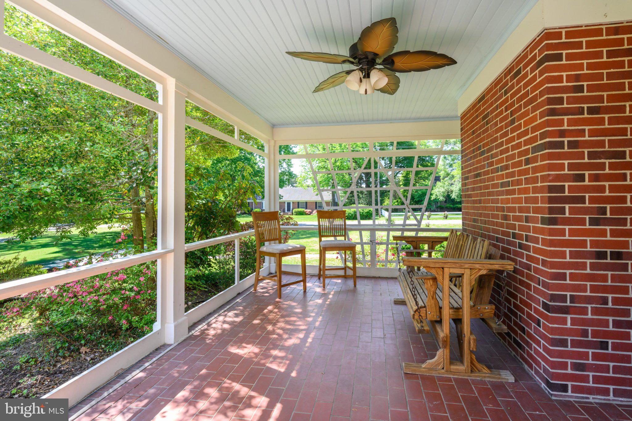 COUNTRY CLUB ESTATES - Residential