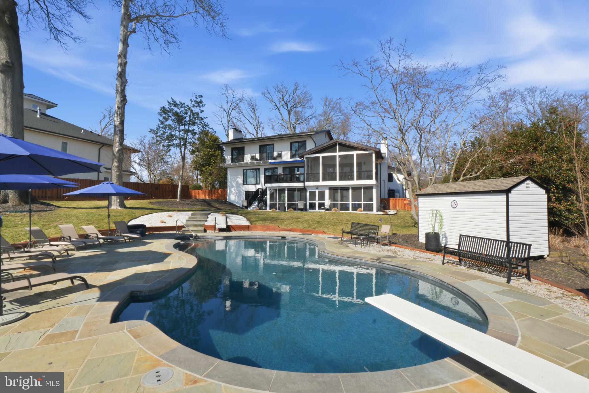 HALLOWING POINT RIVER ESTATES - Residential