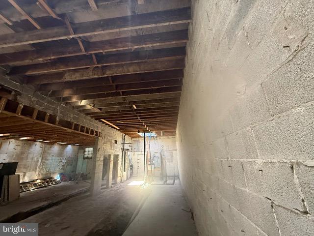 FRANKFORD - Commercial Sale