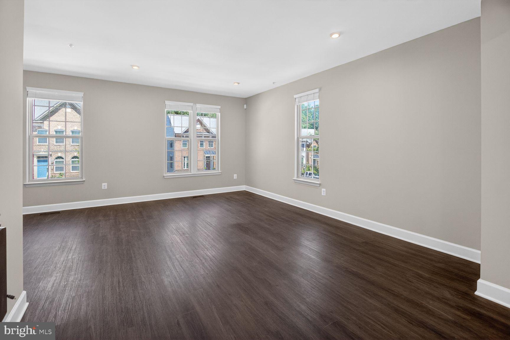 PARKSIDE - Residential